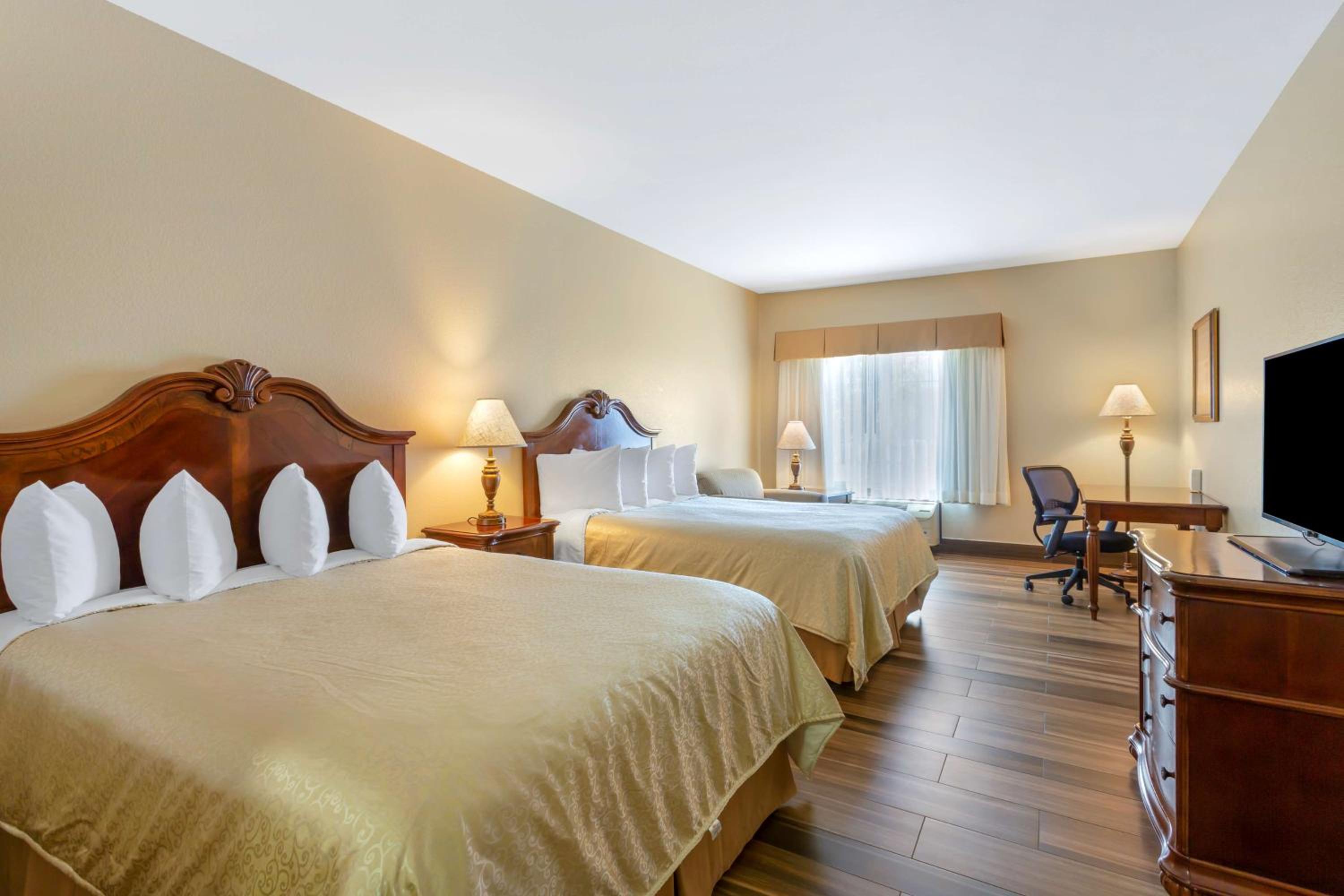 Queen Room with Two Queen Beds - Pet Friendly