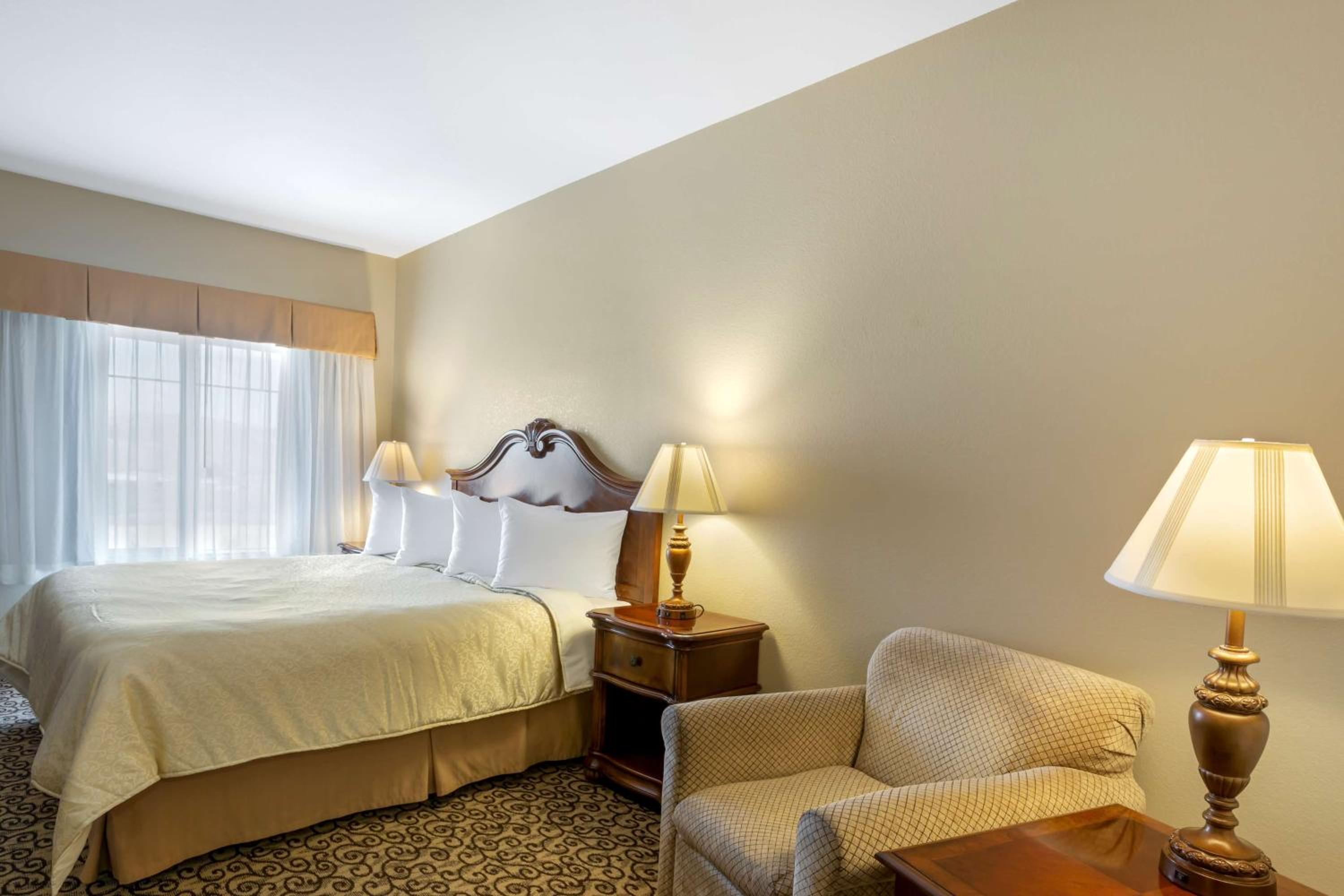 King Room - Communication Assistance/Non-Smoking photo 1