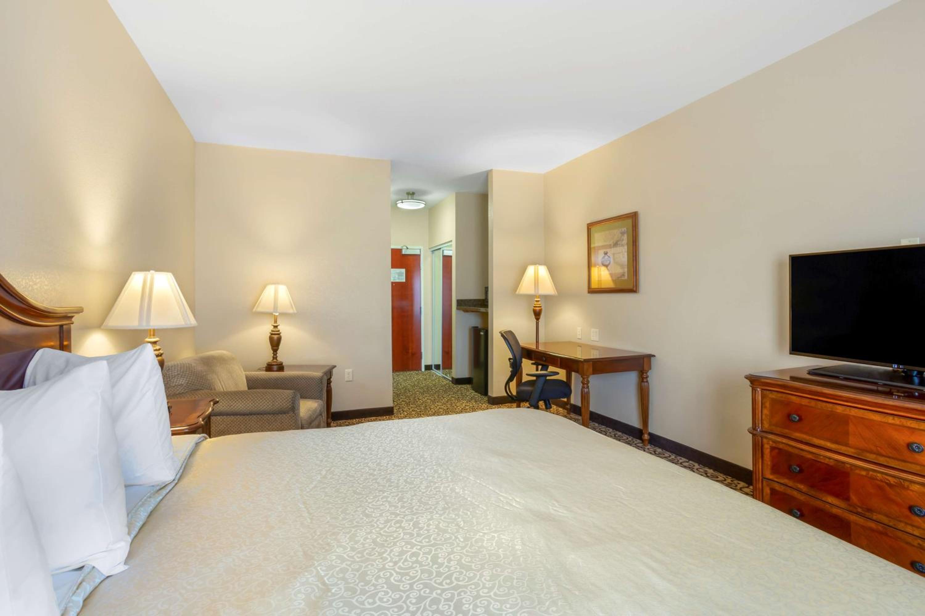 King Room - Communication Assistance/Non-Smoking photo 2