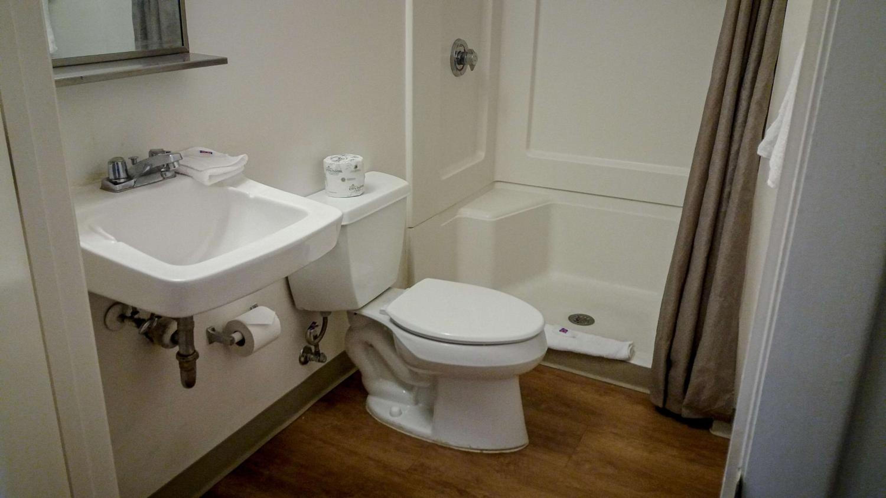 Deluxe Queen Room - Non-Smoking - Photo 2