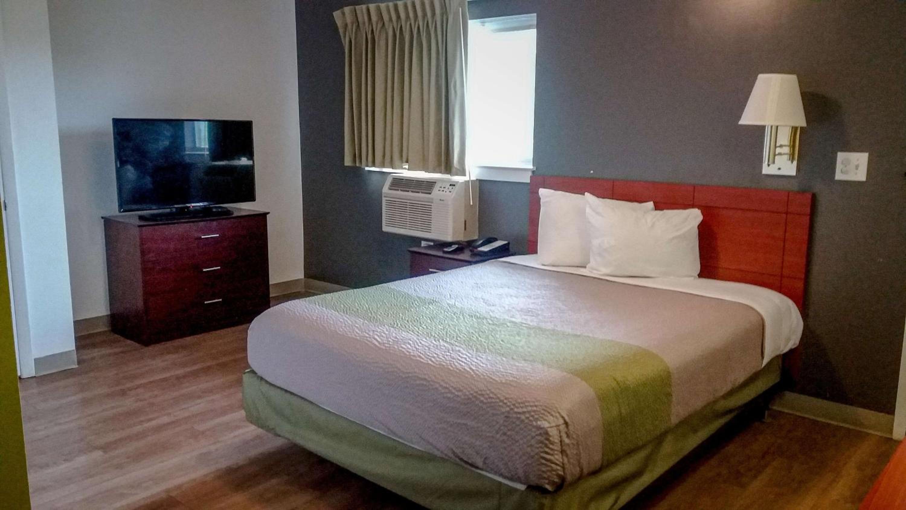 Deluxe Queen Room - Non-Smoking - Photo 4