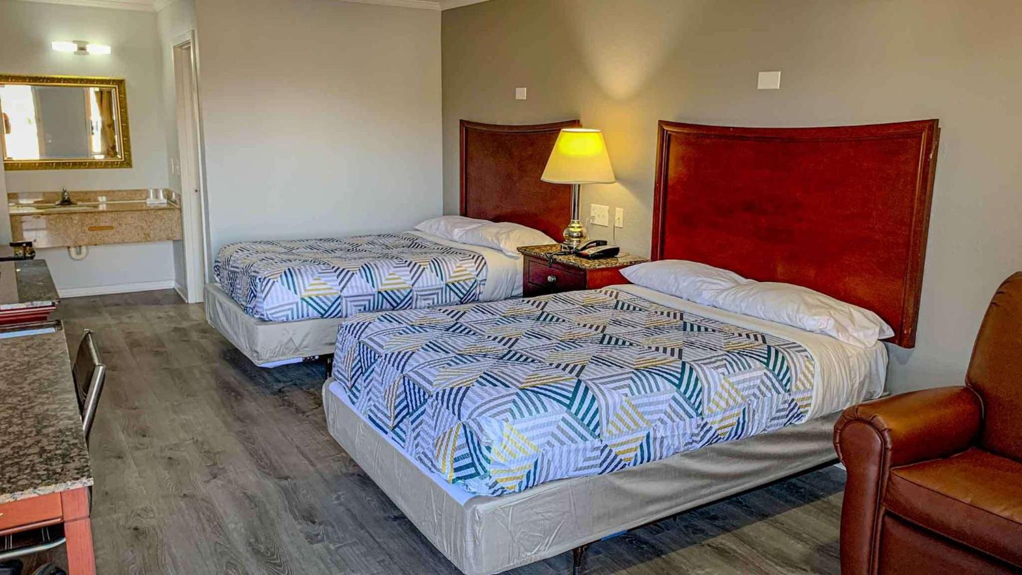 Deluxe Quadruple Room - Non-Smoking photo 1