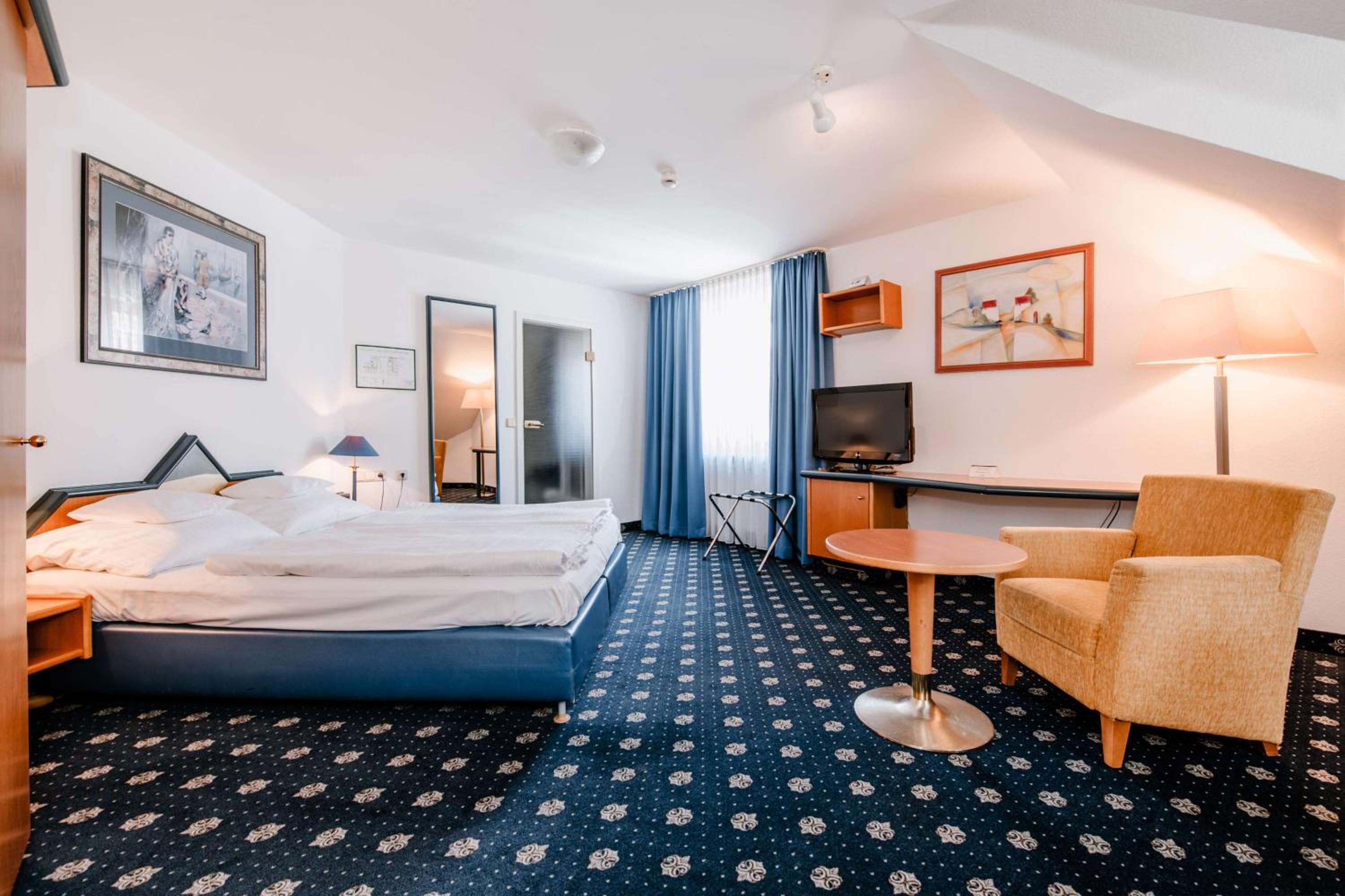 Business Queen Room photo 2