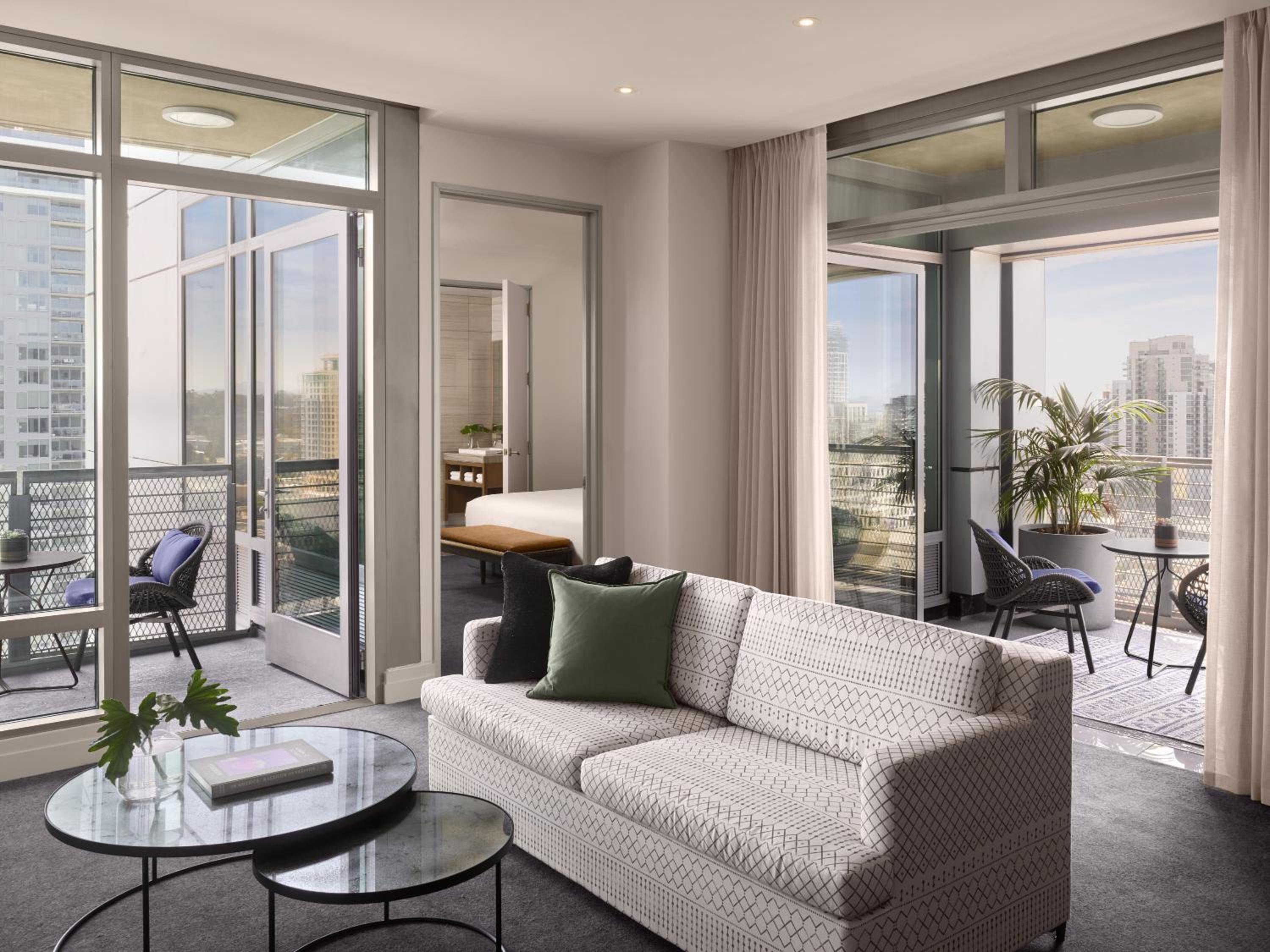 One-Bedroom Skyline King Suite with Sofa Bed and Harbor View