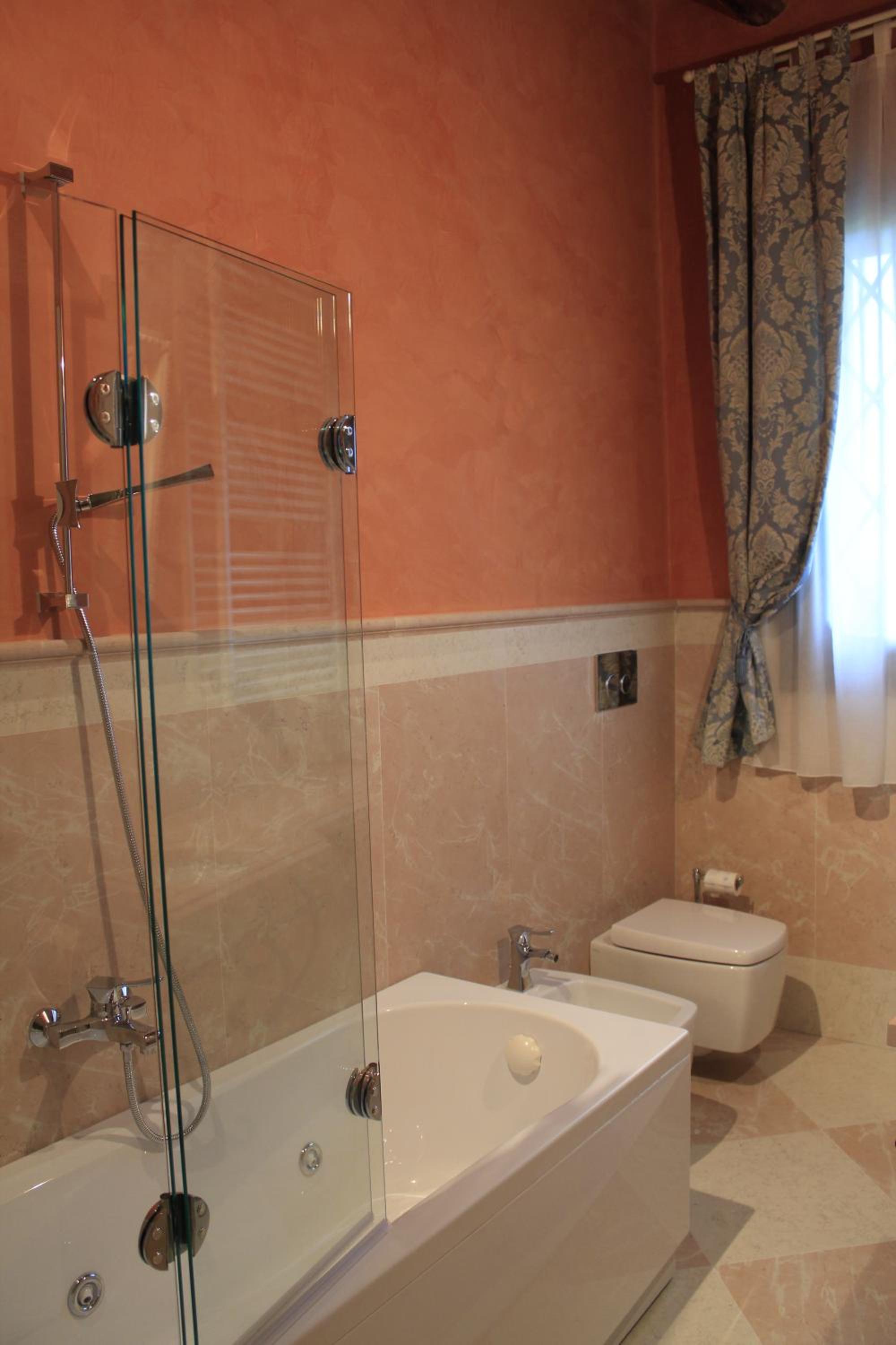 Deluxe Room - Photo 4
