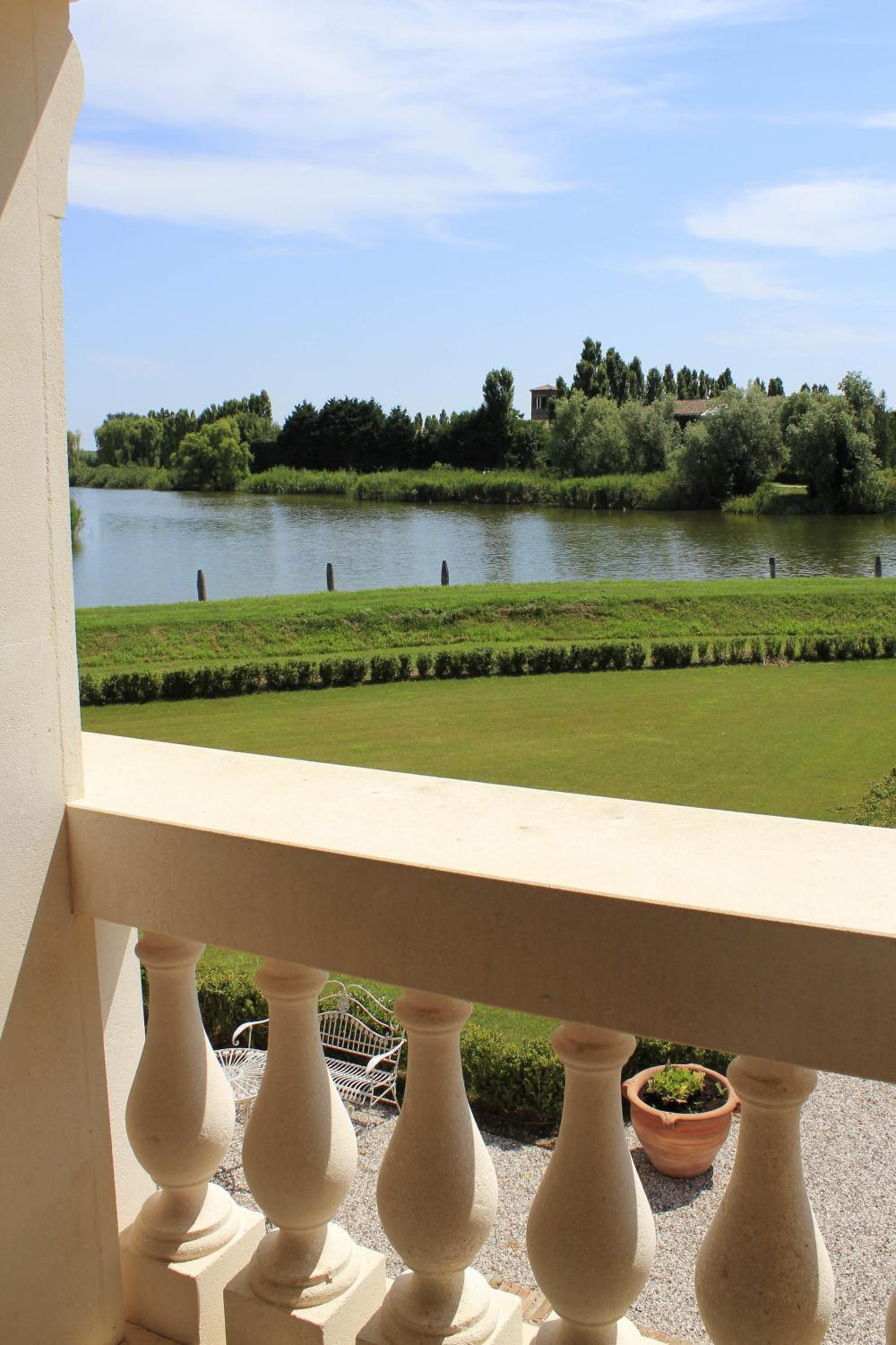 Suite with River View - Photo 5