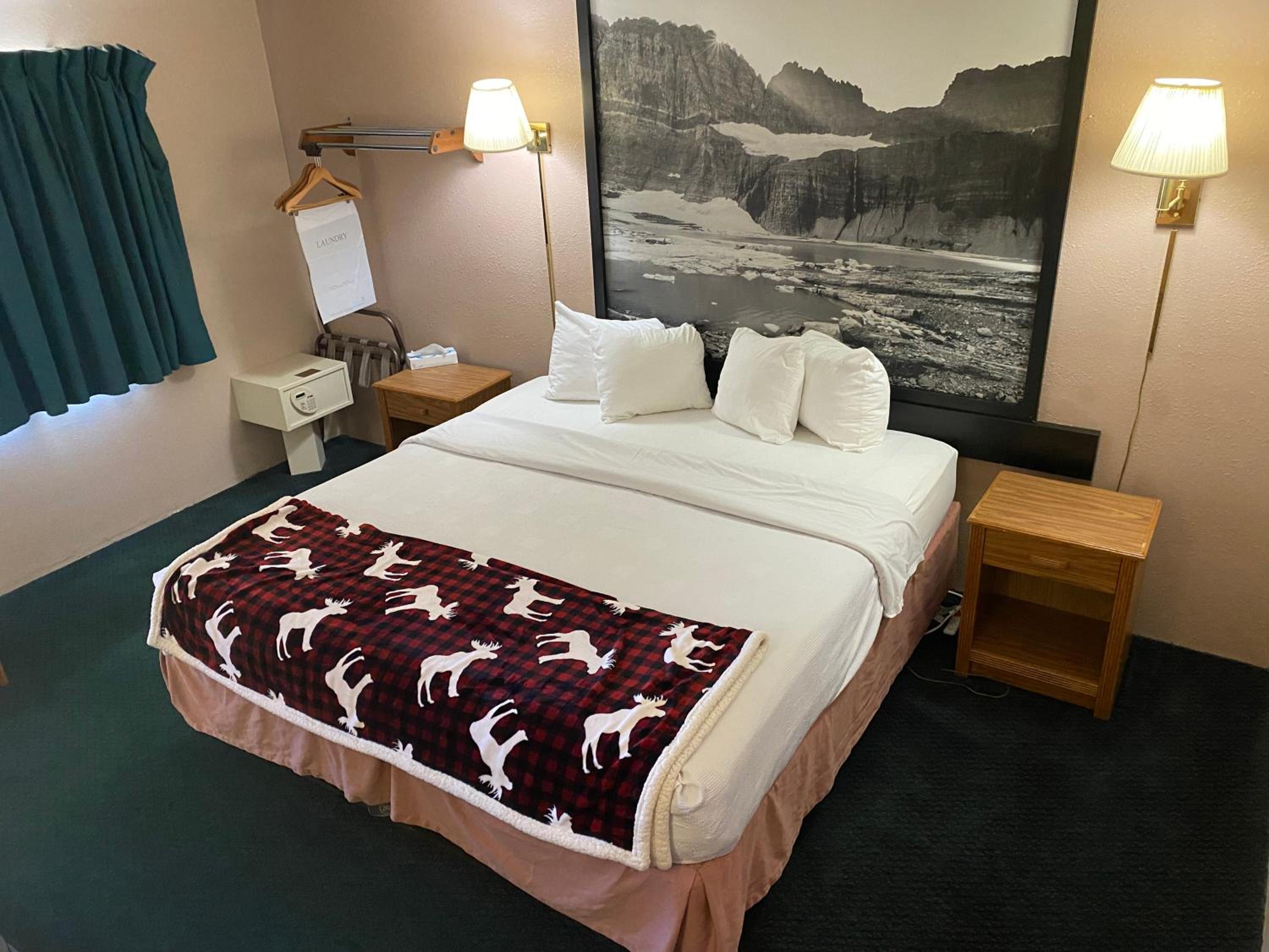 Standard Queen Room