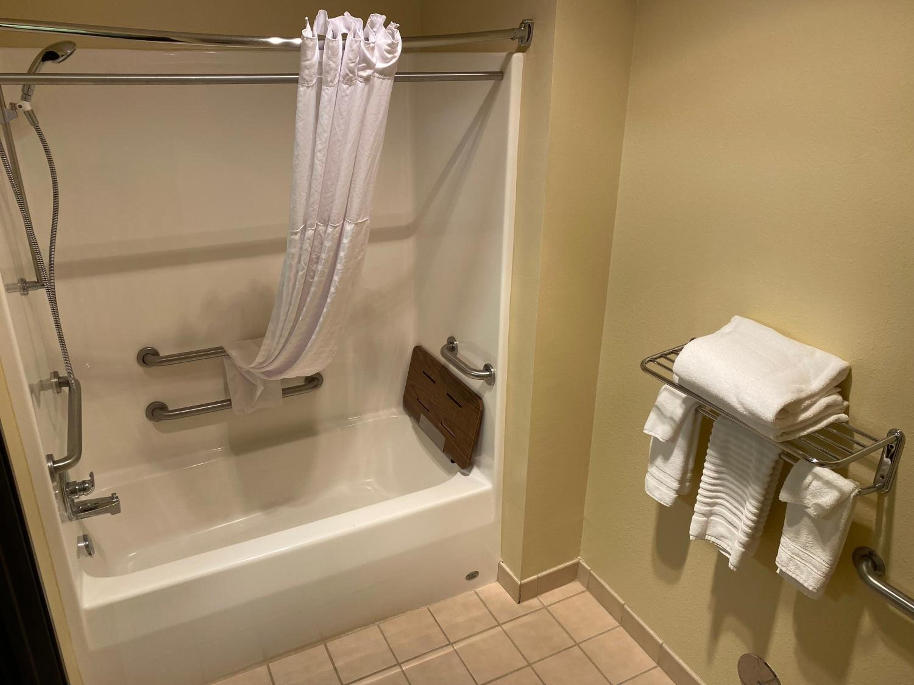 Deluxe King Room - Photo 3