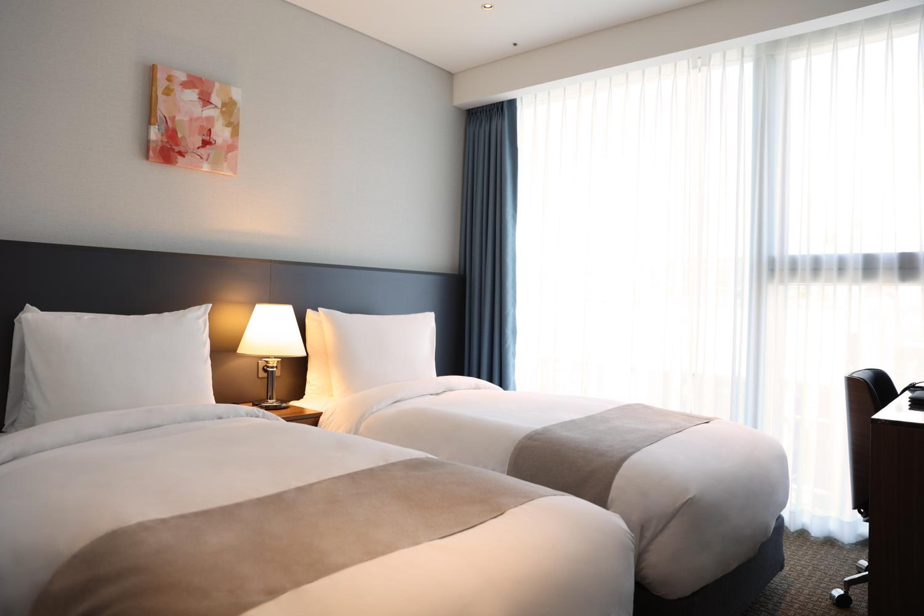 Standard Twin Room - Photo 1