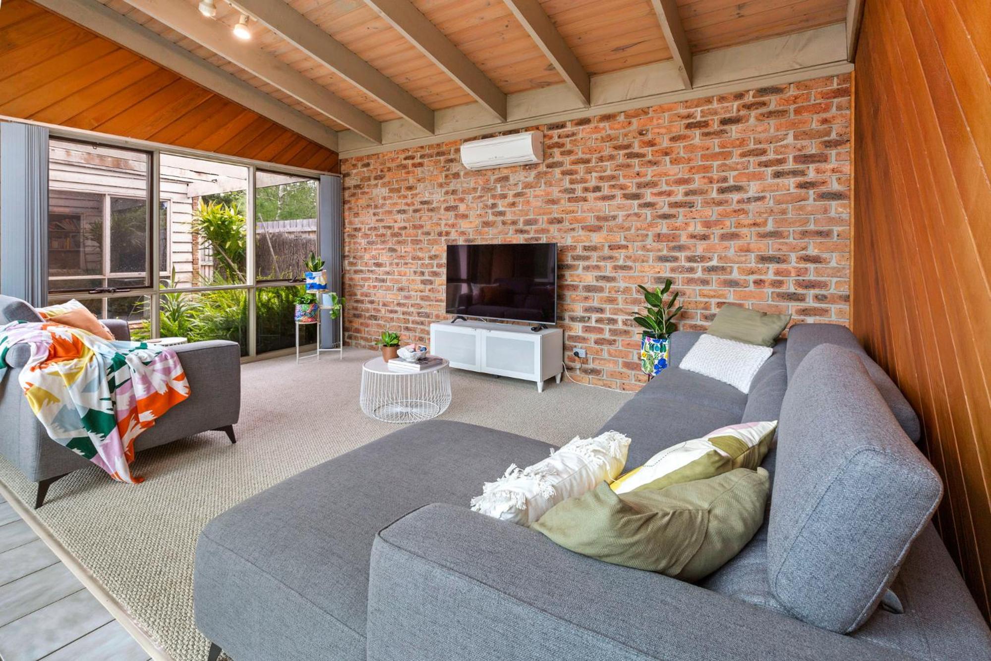 Four-Bedroom House photo 2