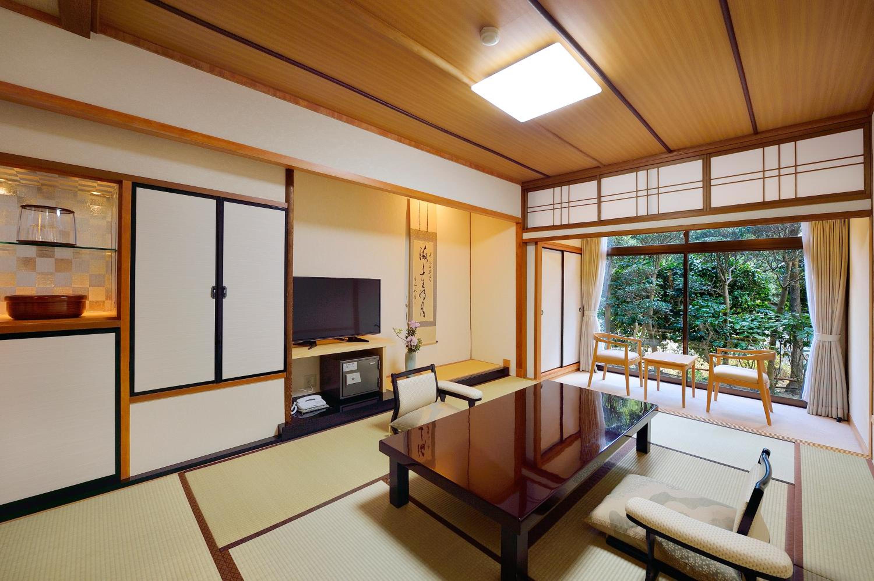 Japanese-Style Room -8 tatami-Meal Provided at Restaurant - Photo 7