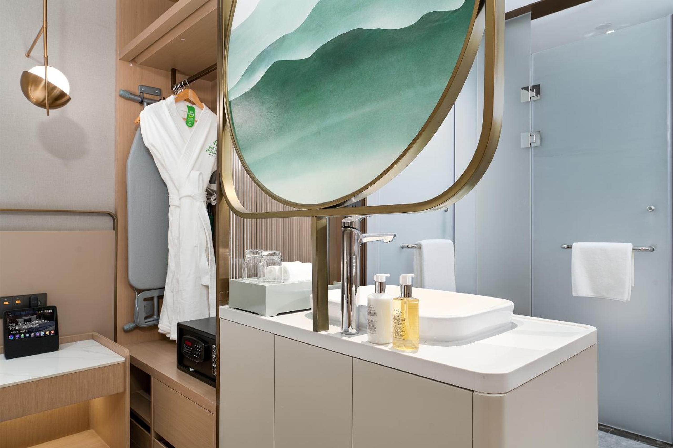 Standard Twin Room with River View - Photo 2