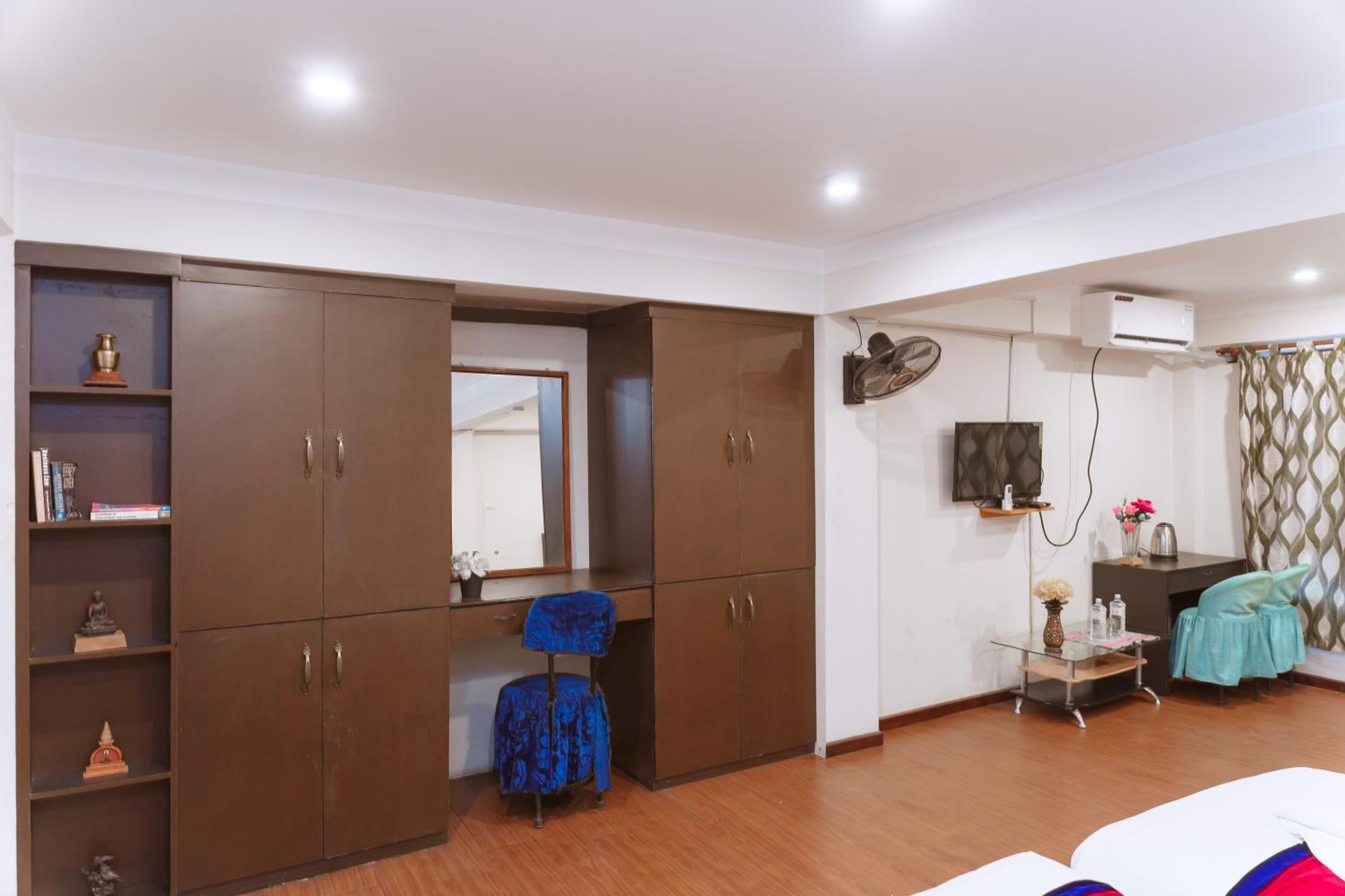 Family Room - Photo 9