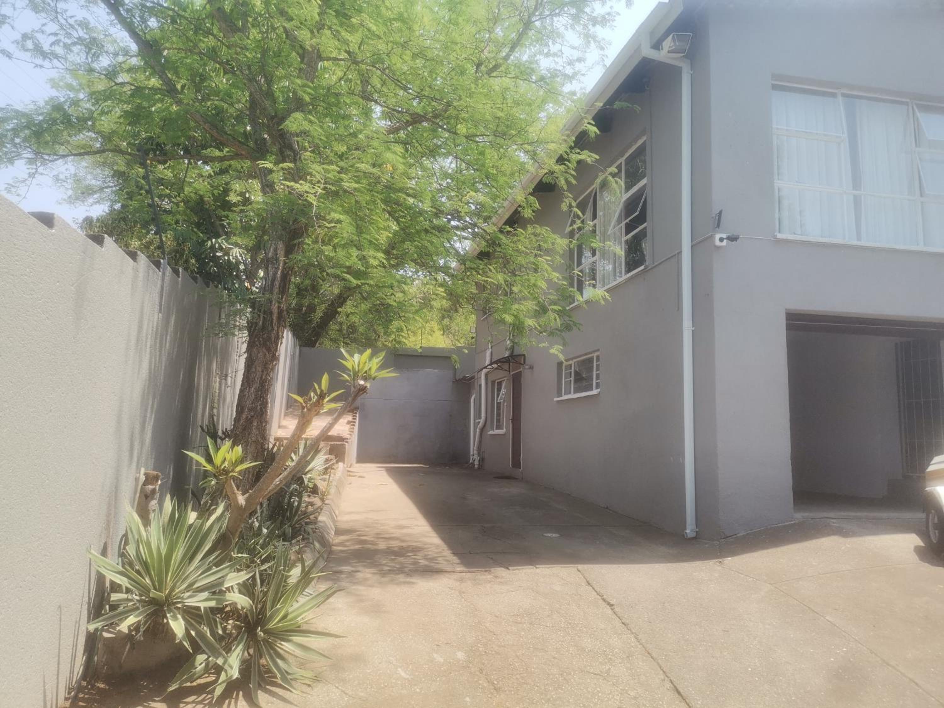Four-Bedroom House - Photo 18