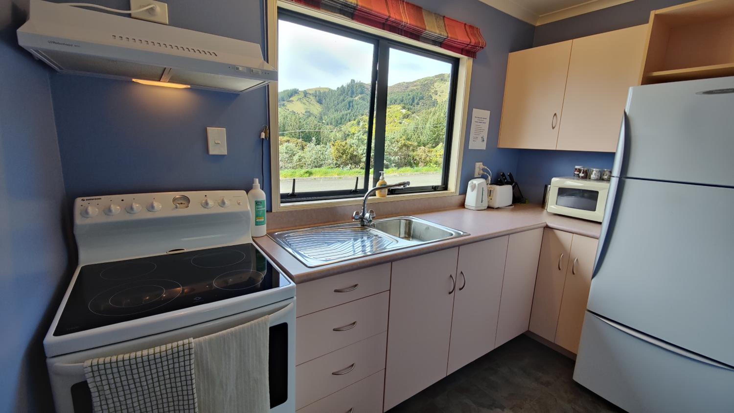 One-Bedroom House - Photo 13