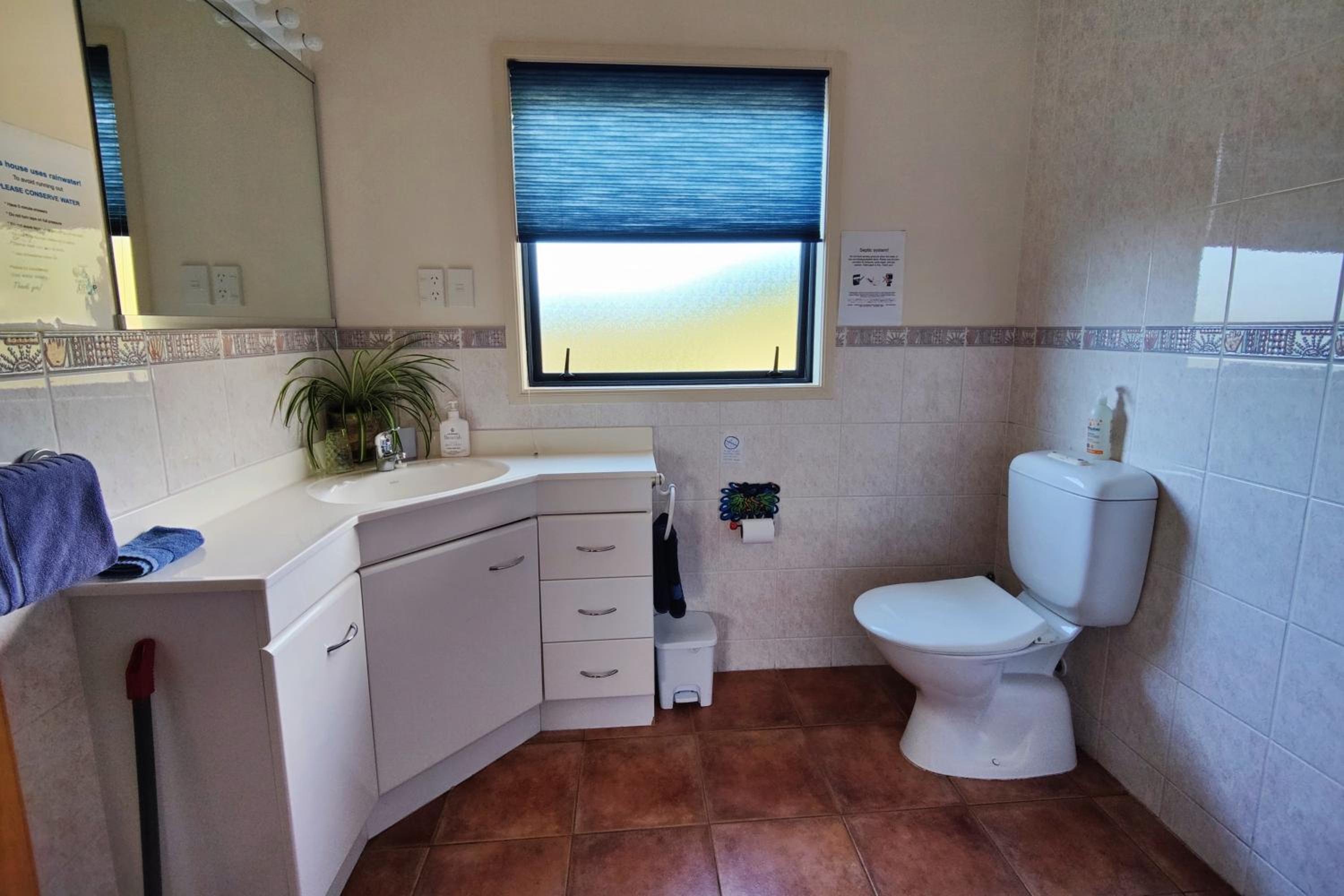 One-Bedroom House - Photo 10
