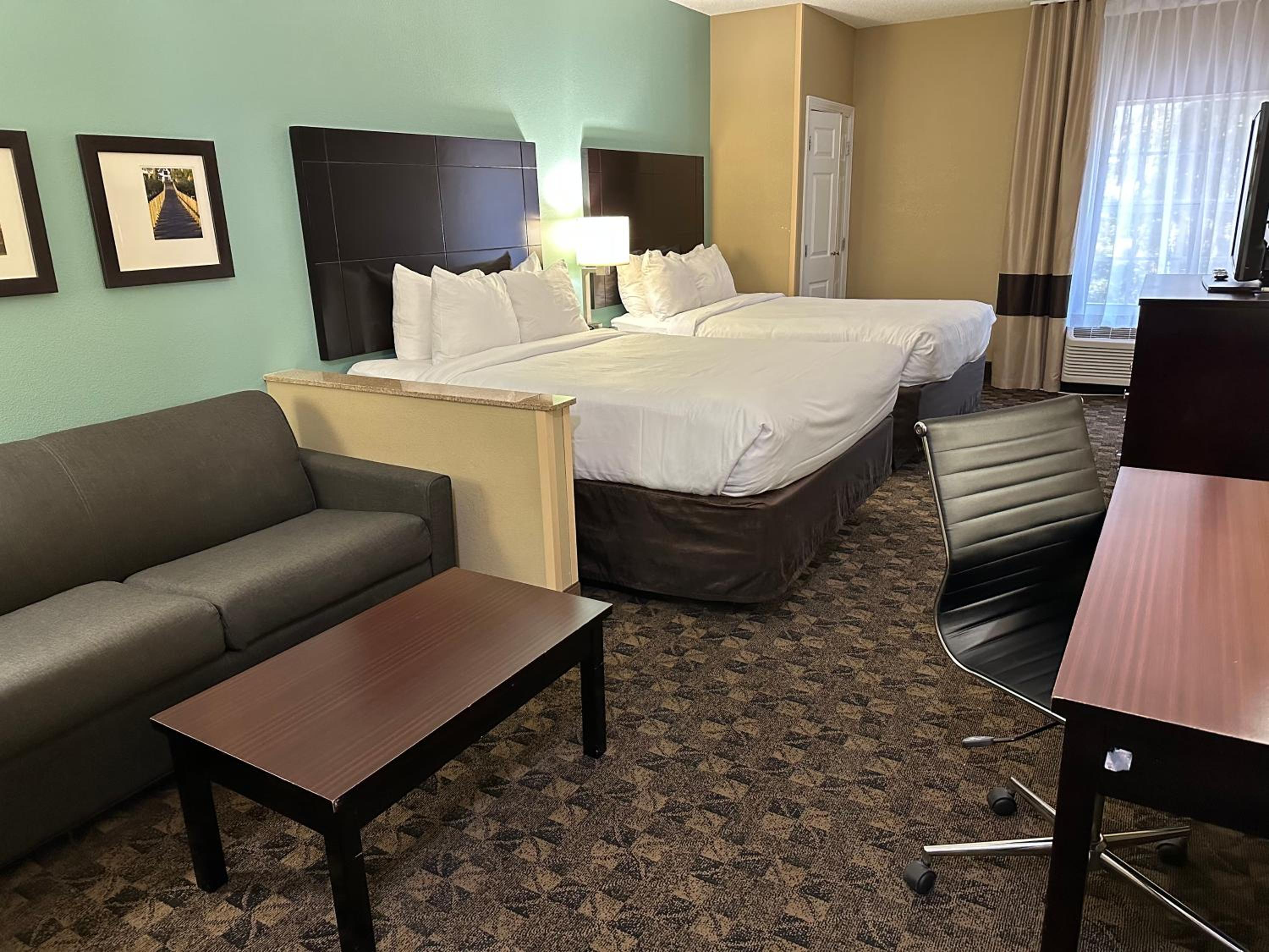 Queen Suite With Two Queen Beds - Accessible/Non-Smoking
