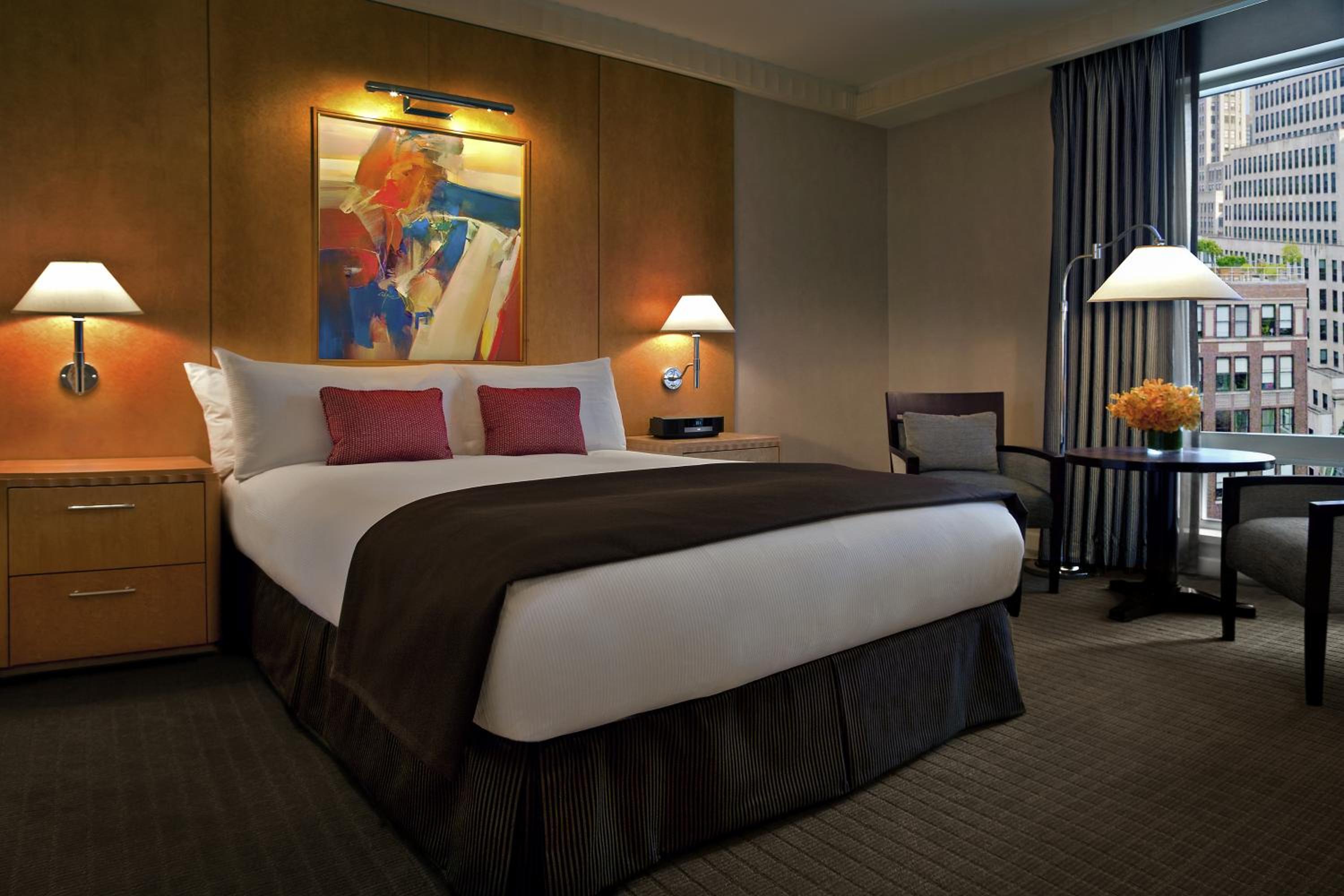 Superior Queen Room thumbnail 6