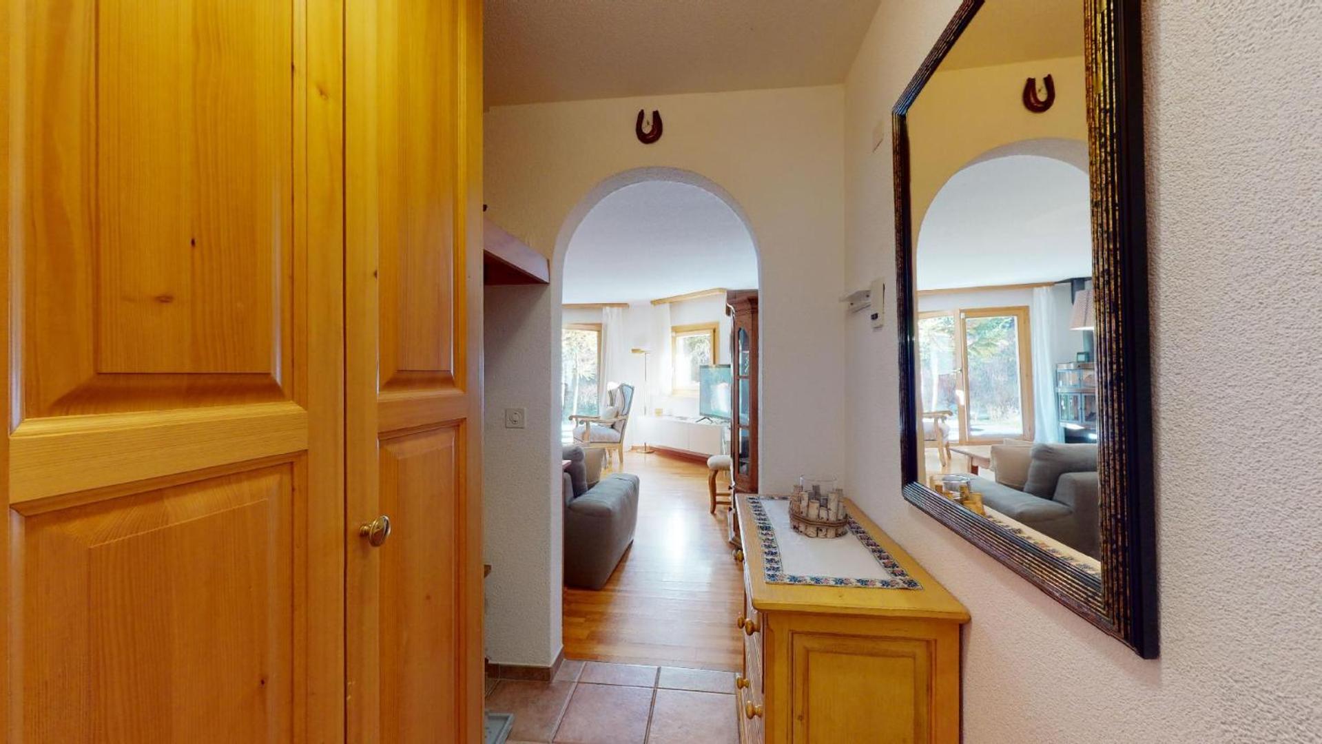 Apartment with Mountain View photo 3