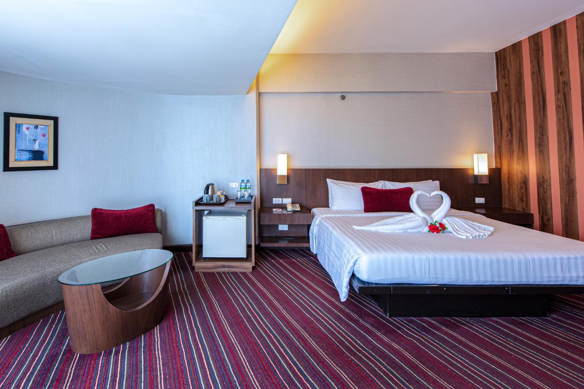Deluxe Double Bed Sky Wing