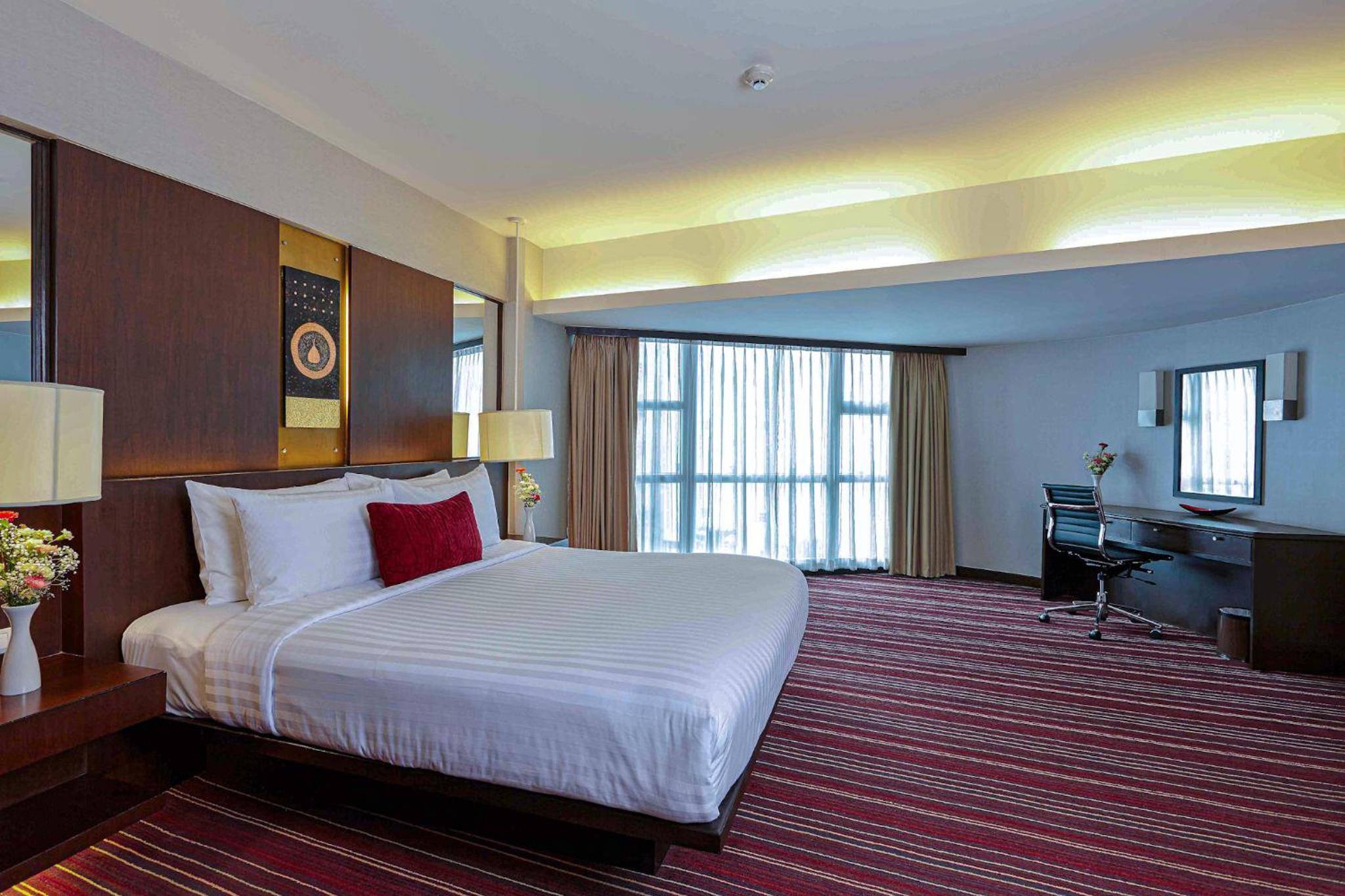 Superior Suite Double Bed Sky Wing
