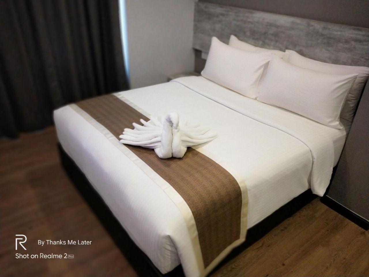 Deluxe Queen Room photo 2