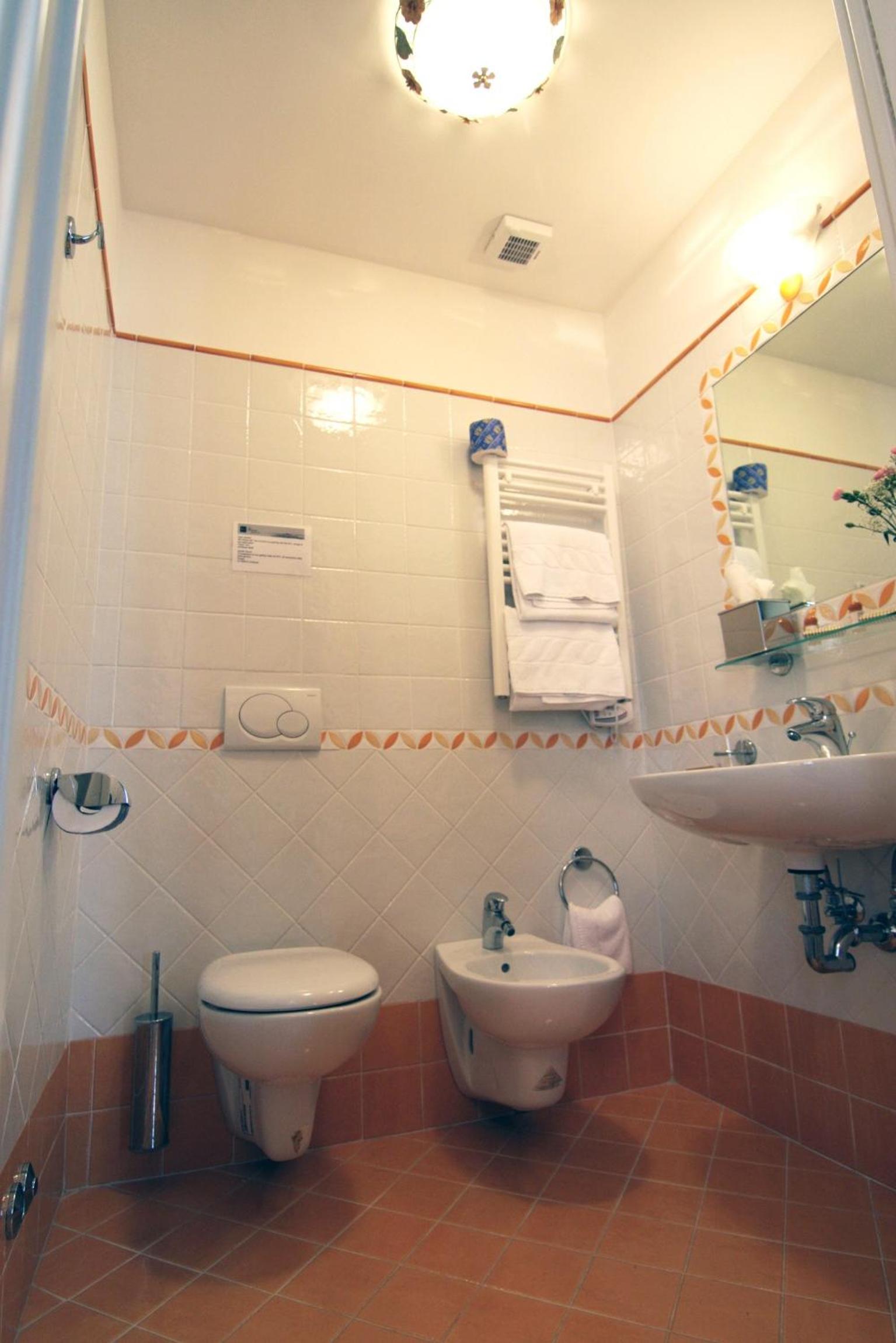 Double Or Twin Room photo 2