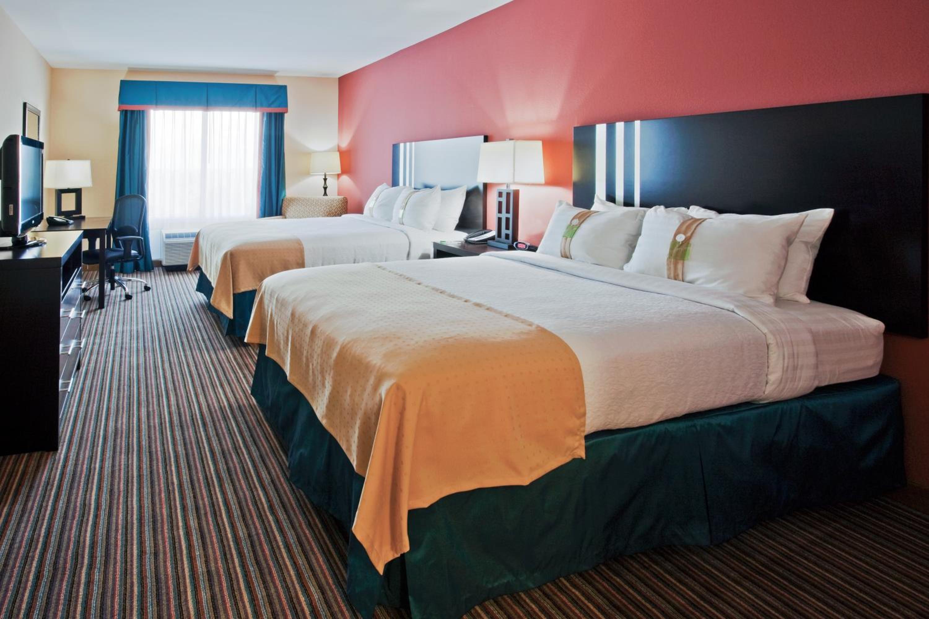 Standard Room with Two Queen Beds