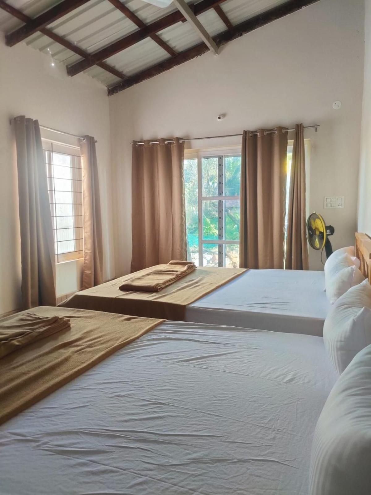 Twin Room - Photo 1