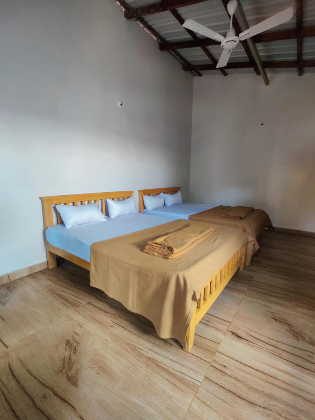 Twin Room - Photo 7