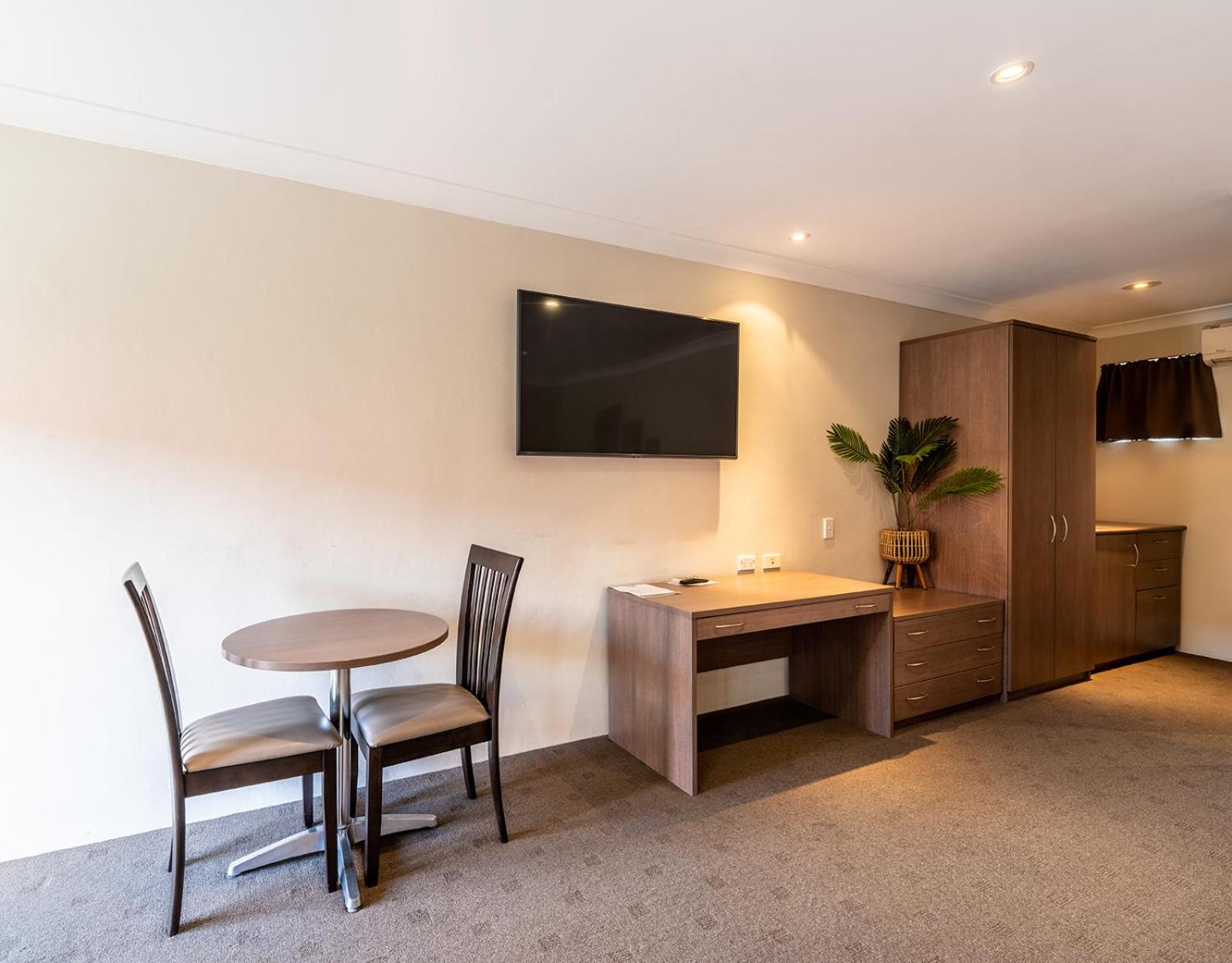 Executive King Room - Photo 3