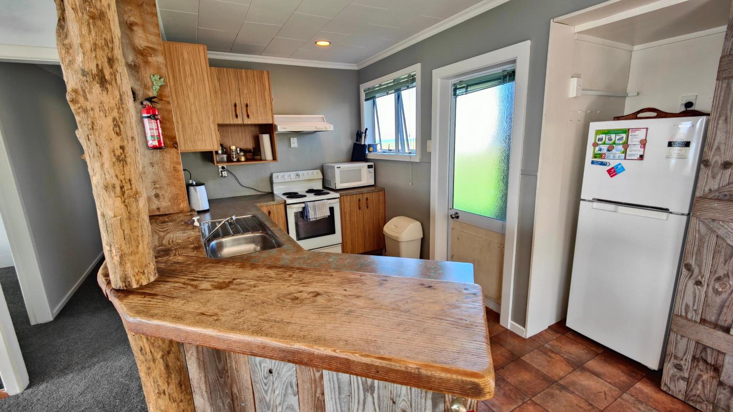 Five-Bedroom House photo 2