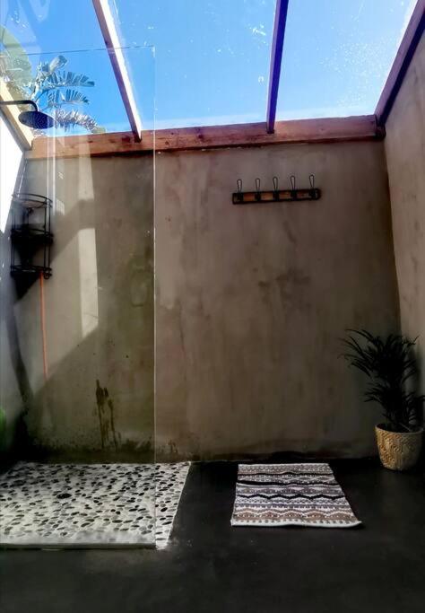 Seven-Bedroom House photo 3