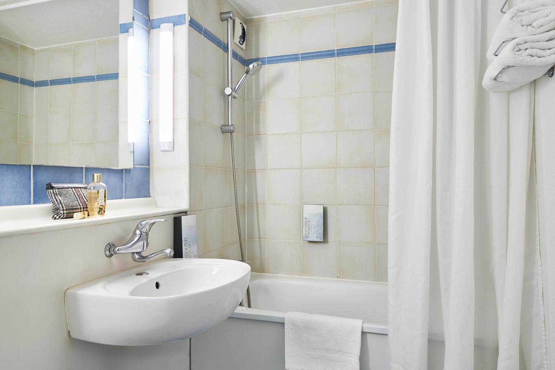 Double Room - Photo 6