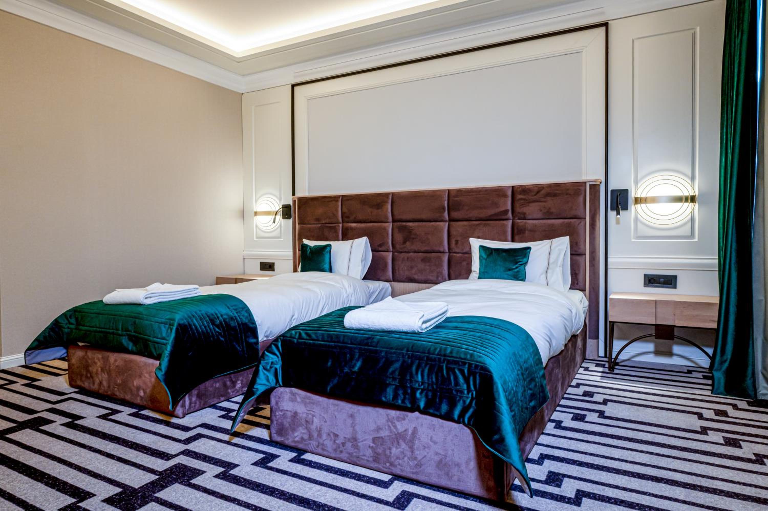 Deluxe Twin Room - Photo 1
