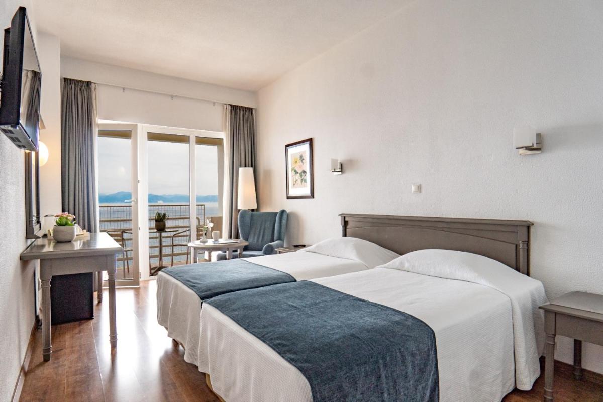 Double or Twin Room with Sea View