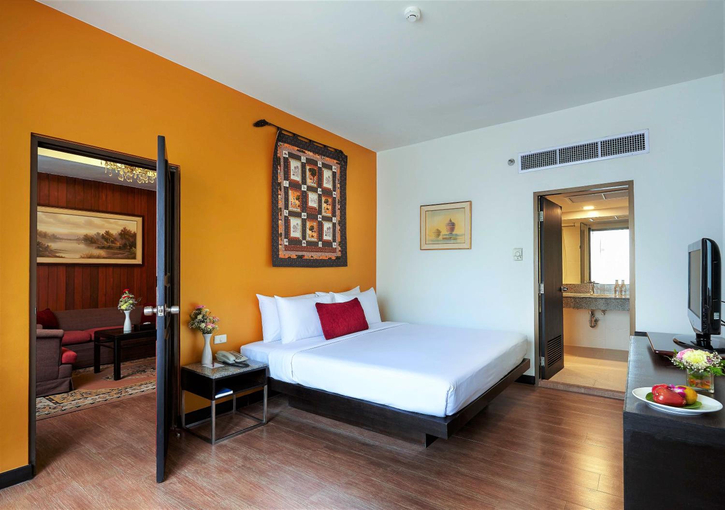 Amtel Suite Double Bed Square Wing