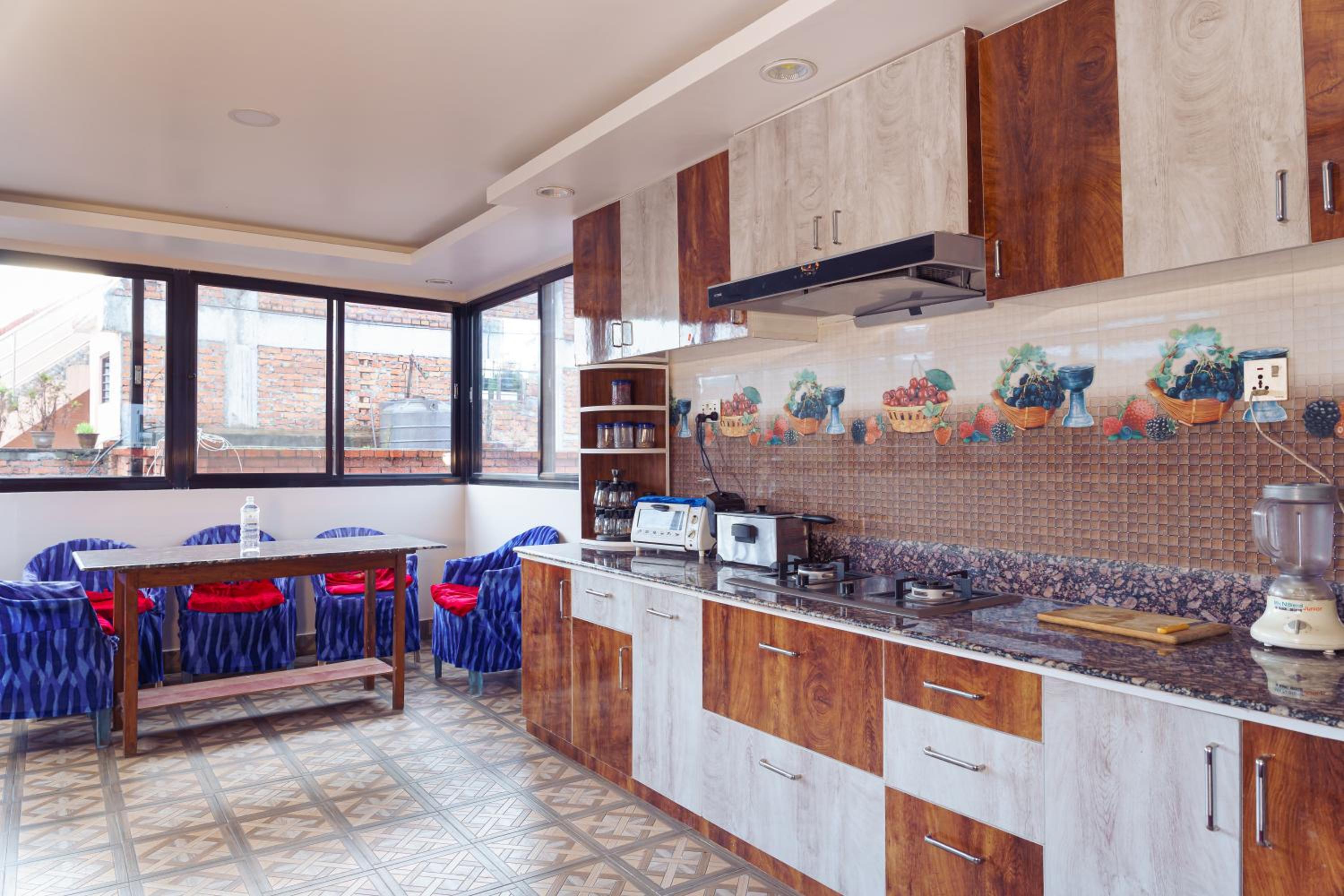 Family Room - Photo 13
