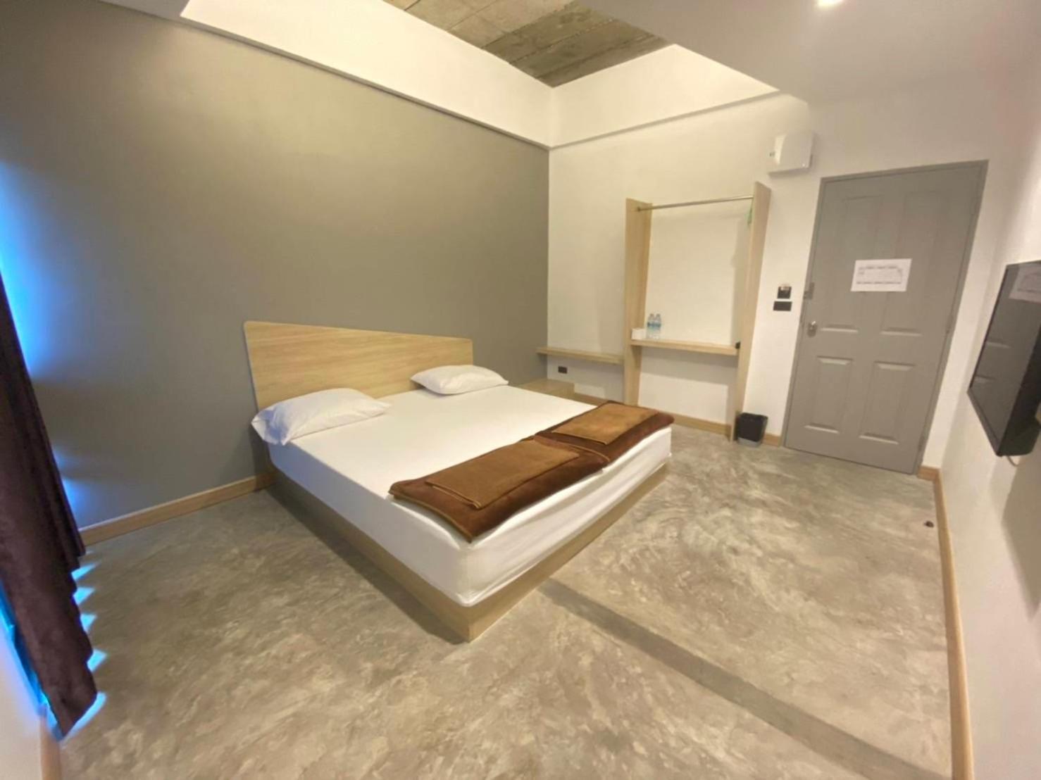 Standard Double Room - Photo 3