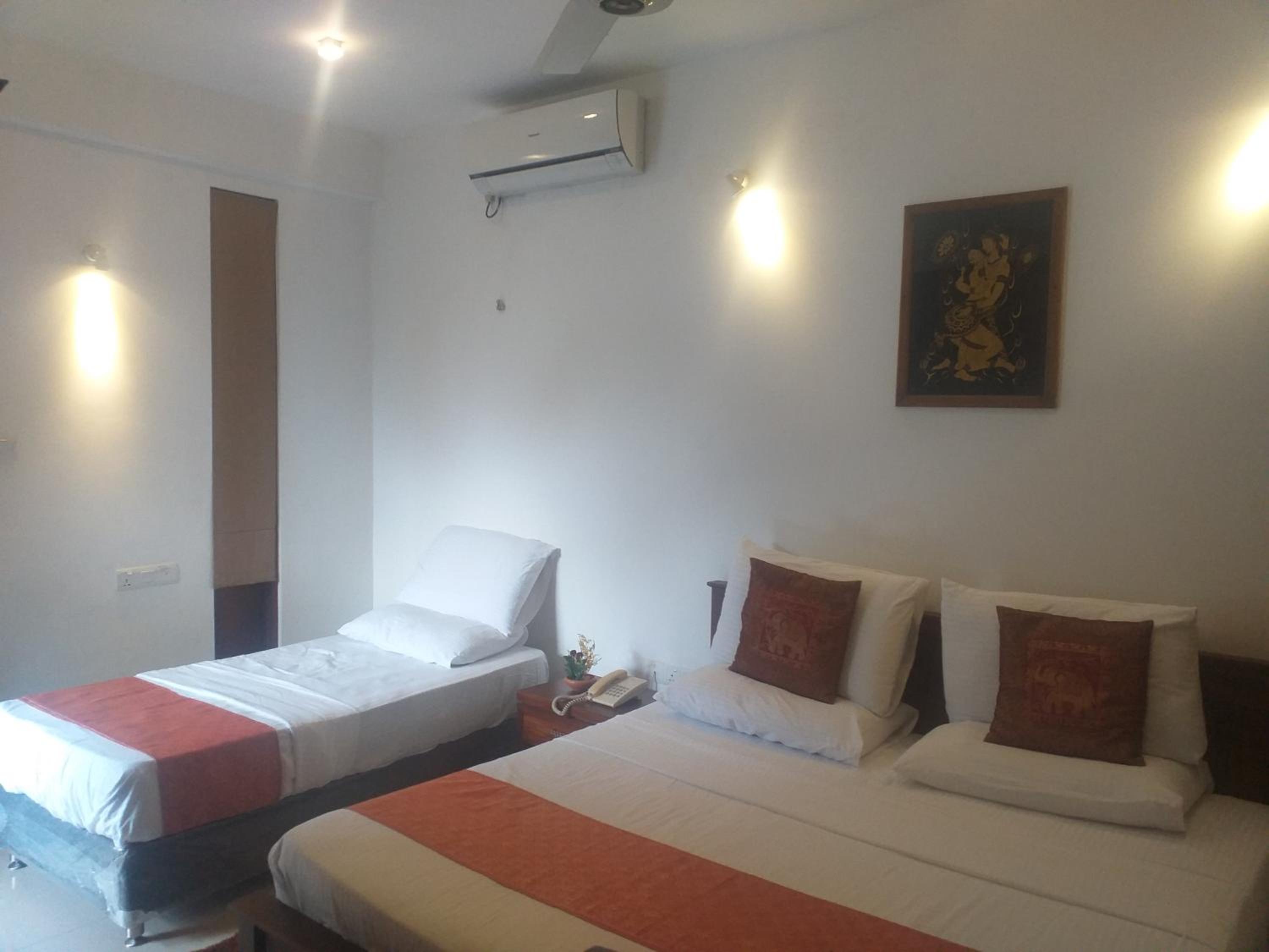 Economy Triple Room