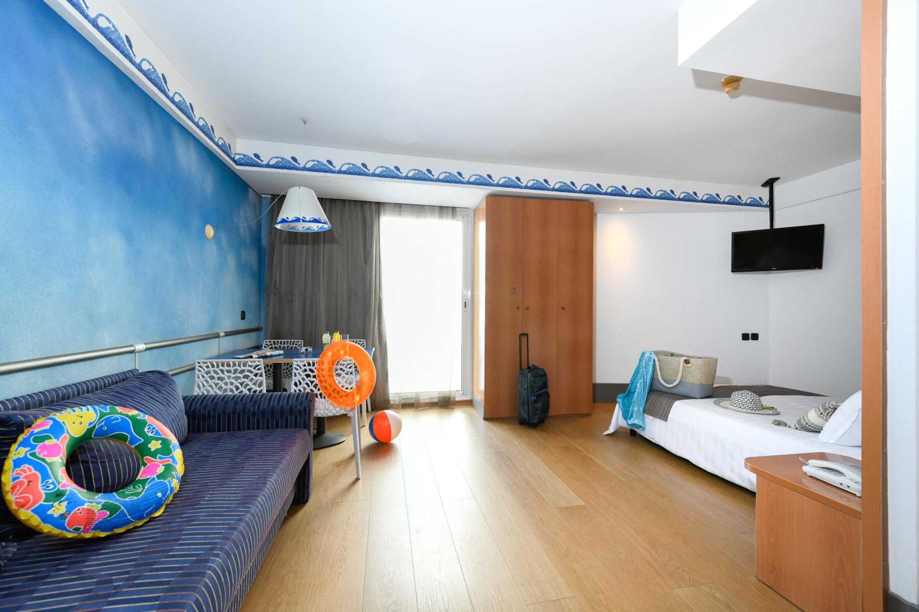 Triple Suite With Kitchenette - 131 ft² photo 1