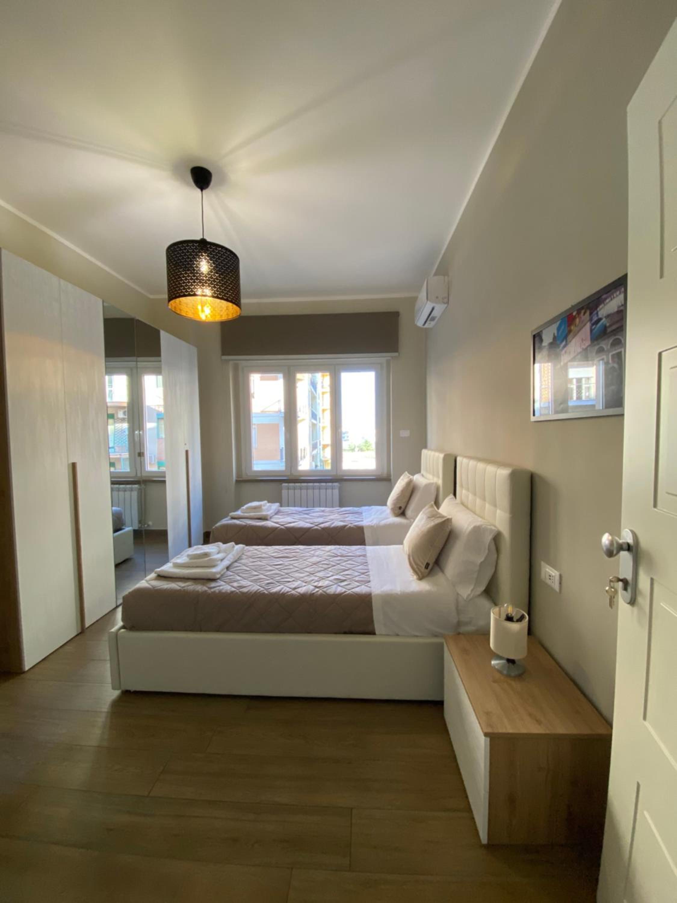 Twin Room with Private External Bathroom photo 1