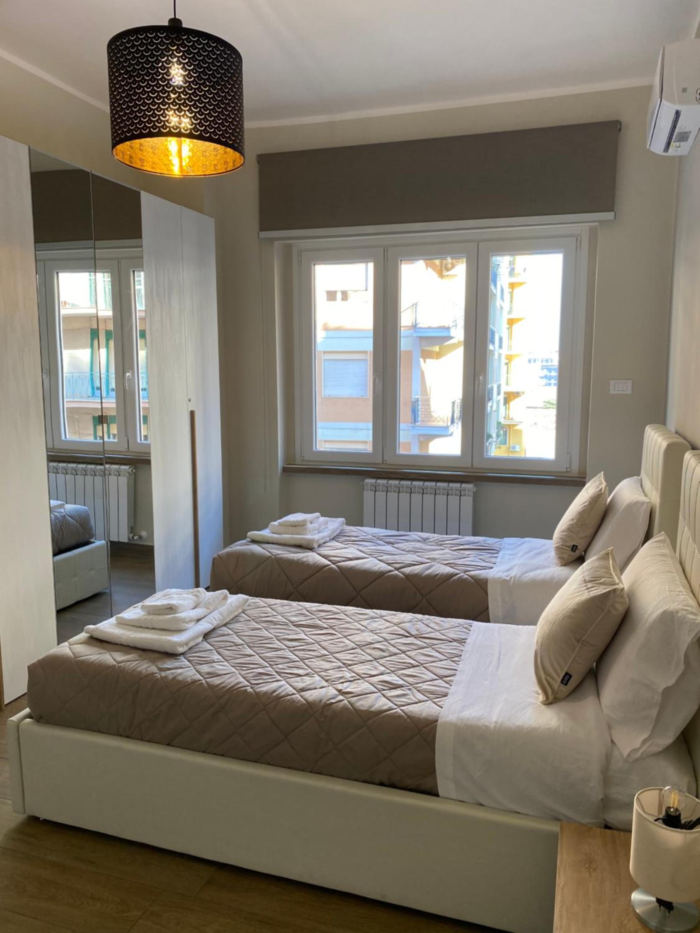 Twin Room with Private External Bathroom photo 3
