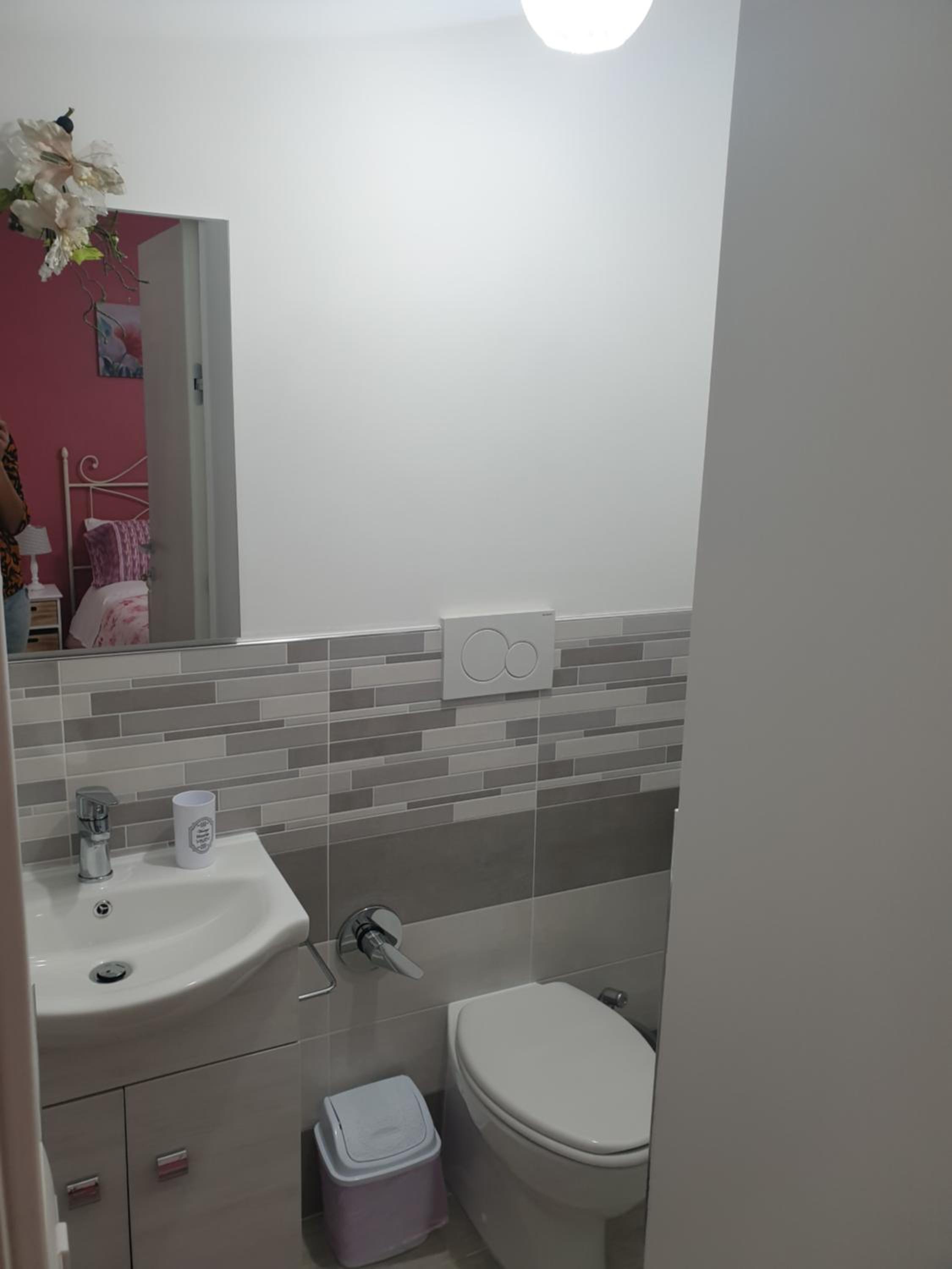 Quadruple Room with Private Bathroom photo 3