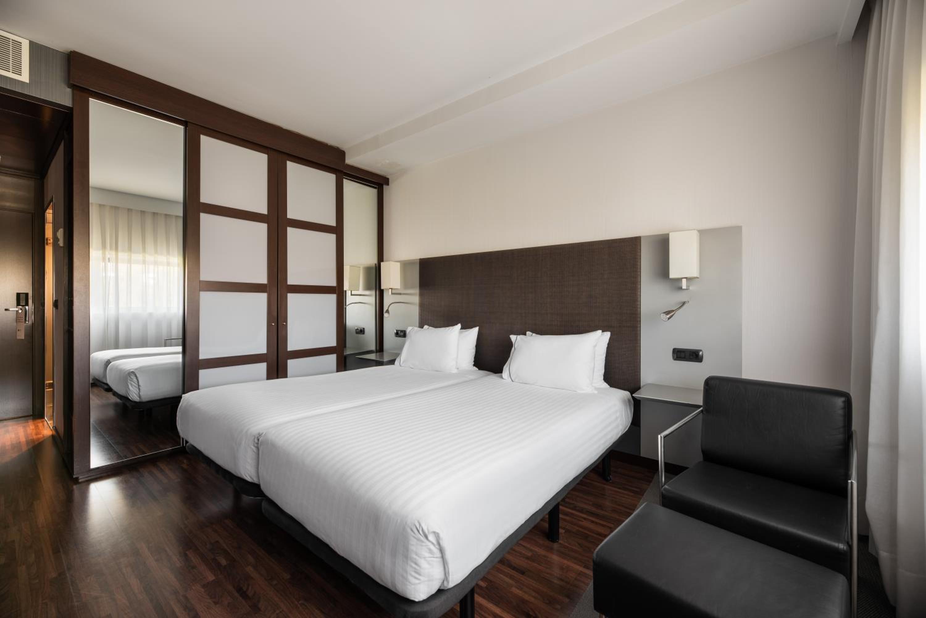 Double or Twin Room - Photo 3