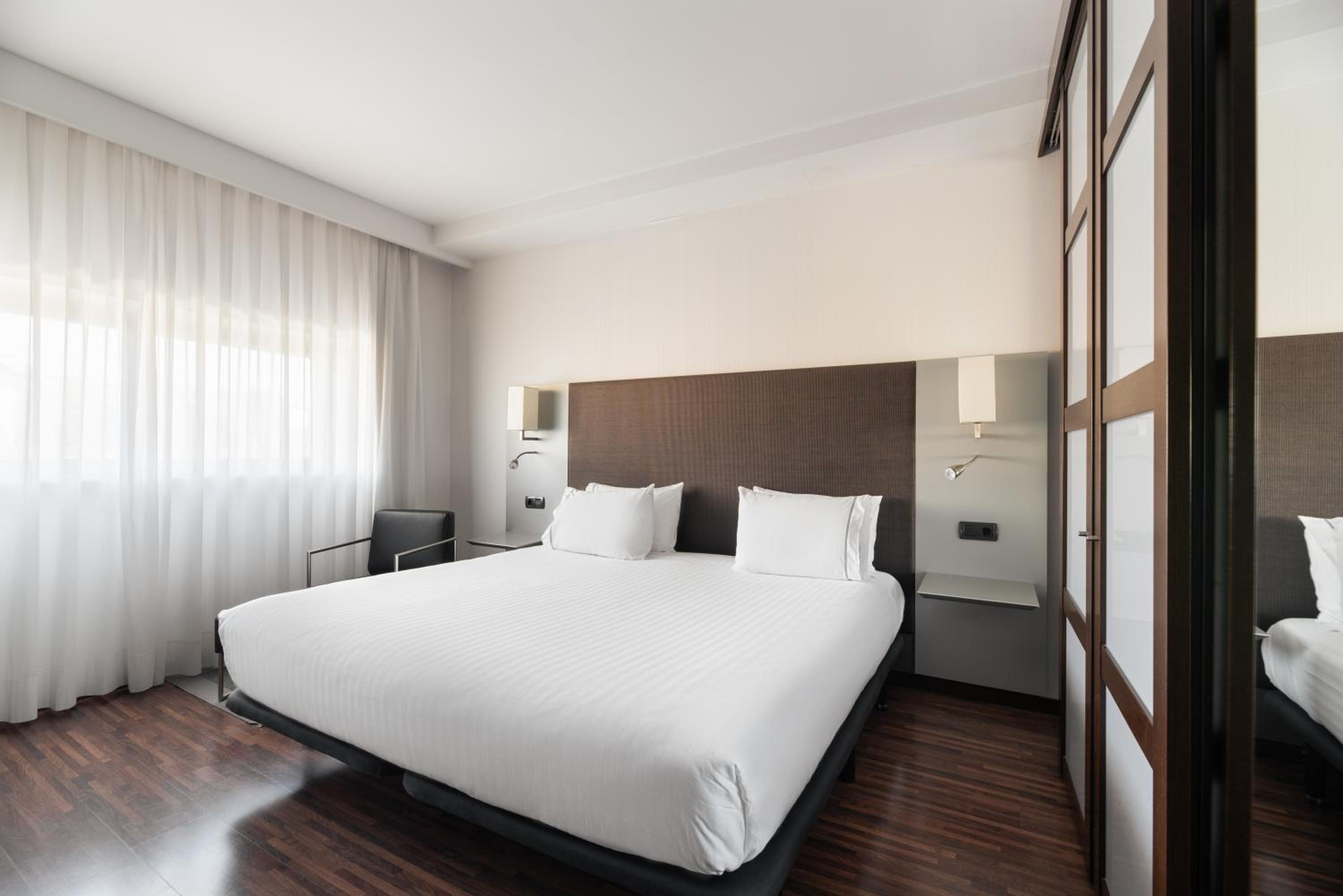 Double or Twin Room - Photo 7