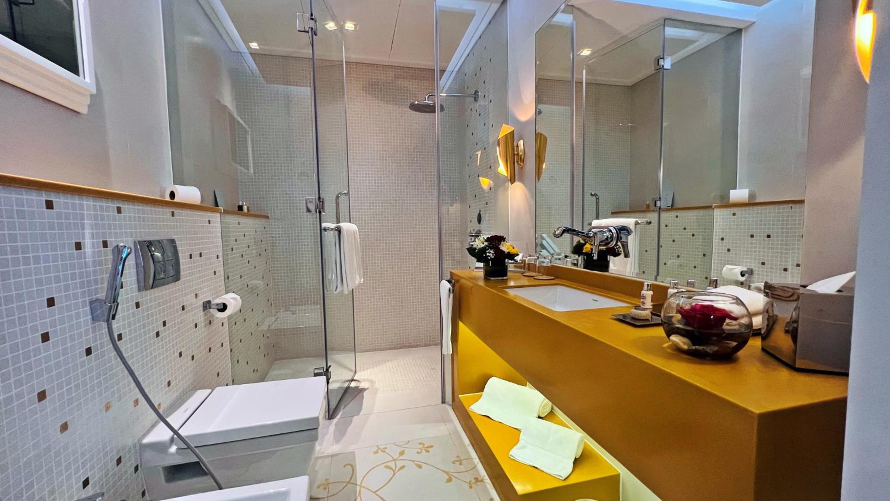 Deluxe Room – Women-Only Floor | No Male Visitors (Staff Access Only) photo 3