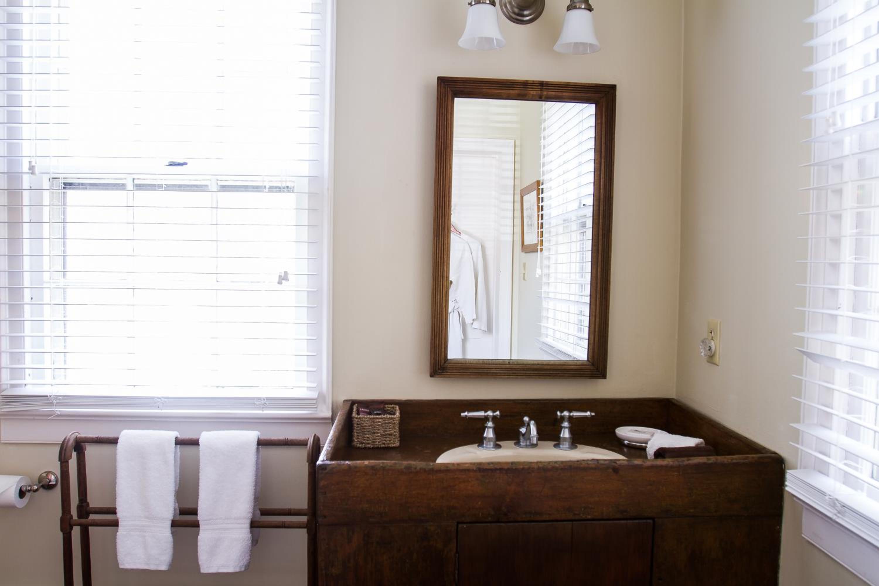 Deluxe Queen Room photo 3
