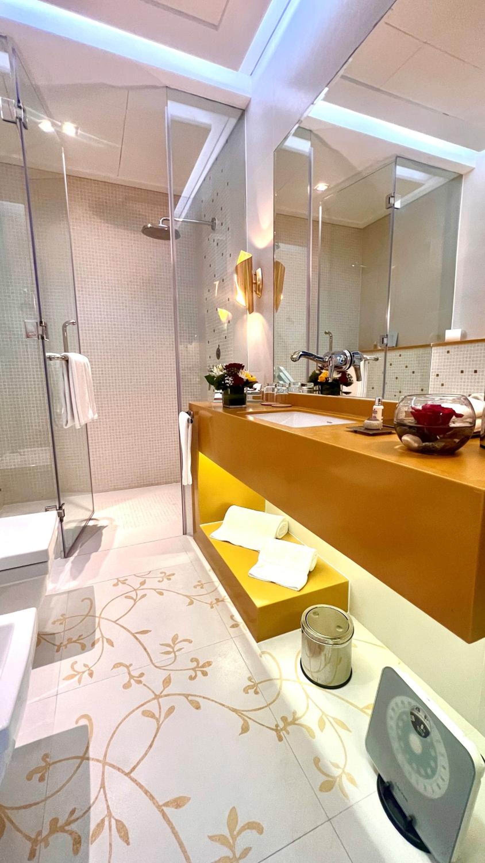 Deluxe Suite photo 3