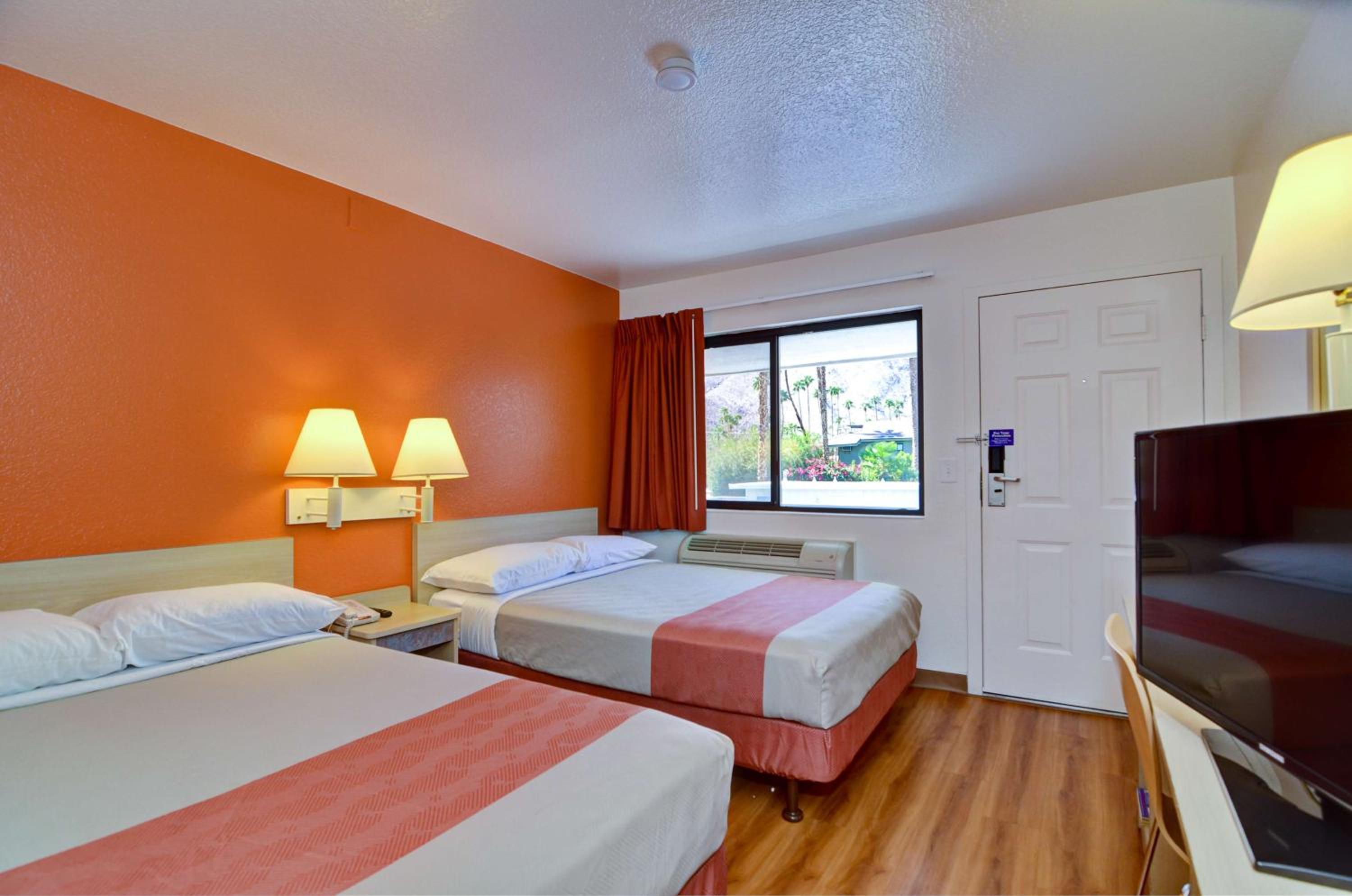 Quadruple Room - Non-Smoking photo 2